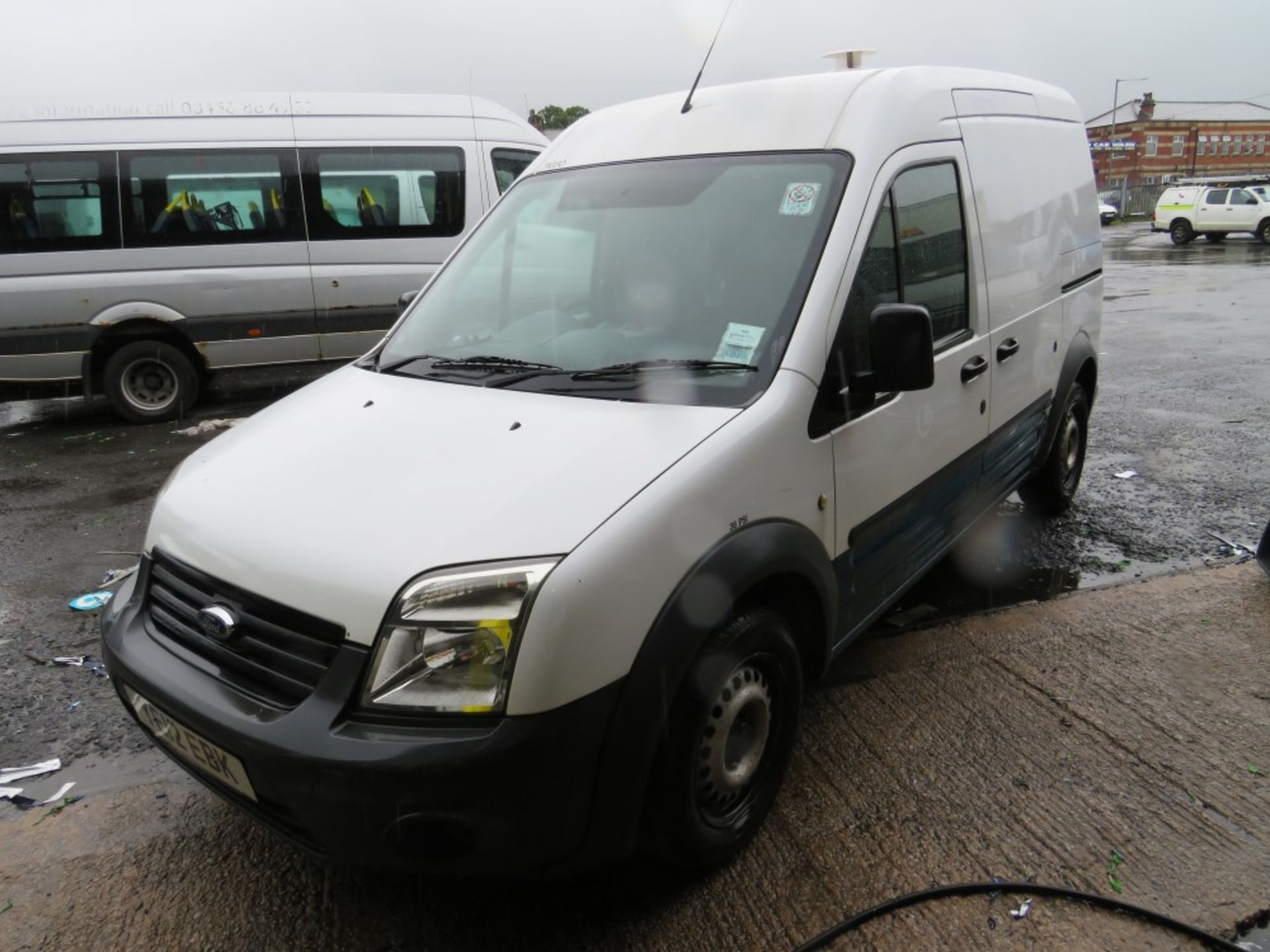 12 reg FORD TRANSIT CONNECT 90 T230 (DIRECT UNITED UTILITIES WATER) 1ST REG 05/12, TEST 01/21, V5 - Image 2 of 6