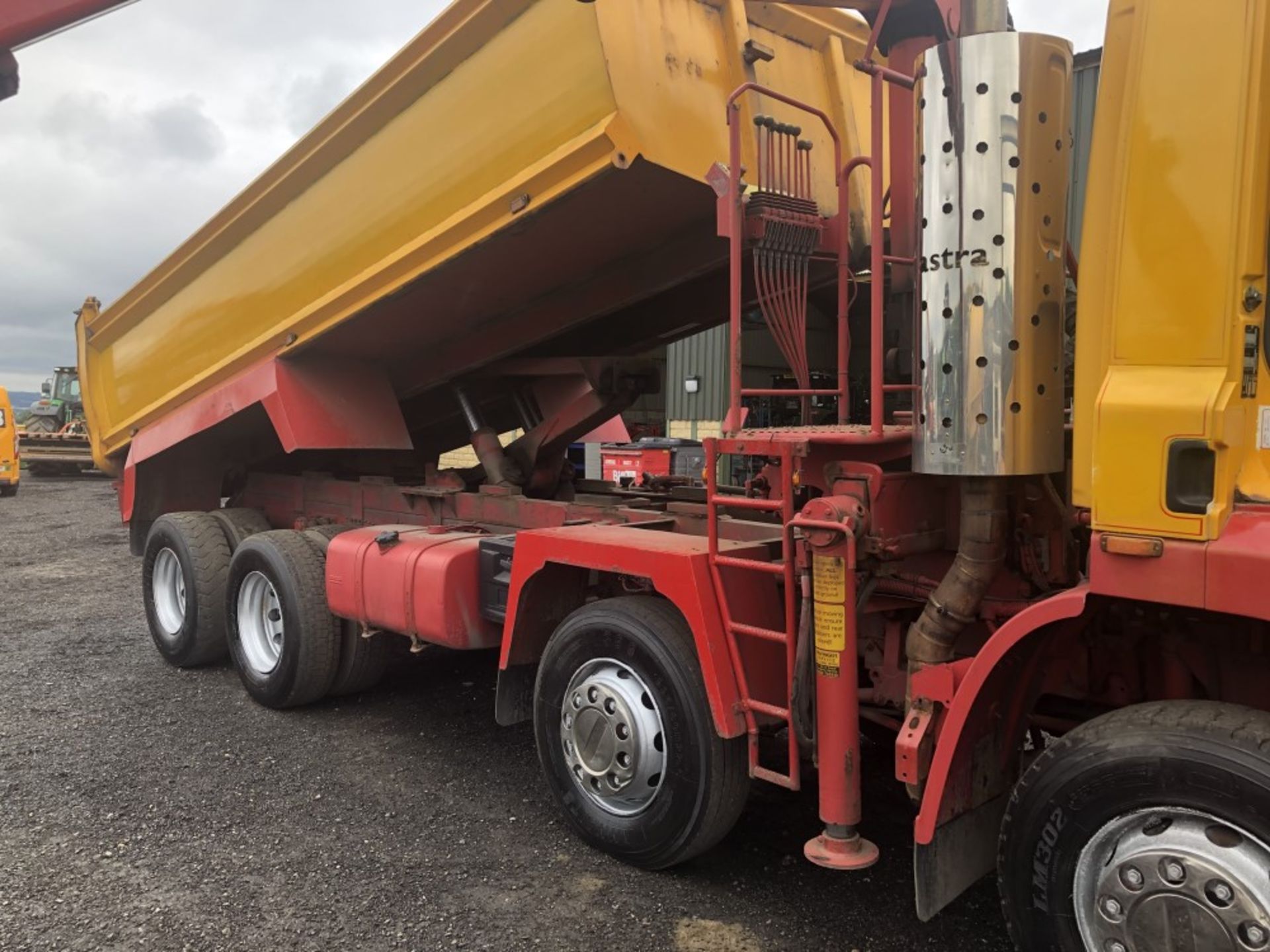 57 reg DAF FAD CF 85.360 8 WHEEL TIPPER C/W PALFINGER GRAB (LOCATION SHEFFIELD) 1ST REG 01/08, - Image 5 of 9