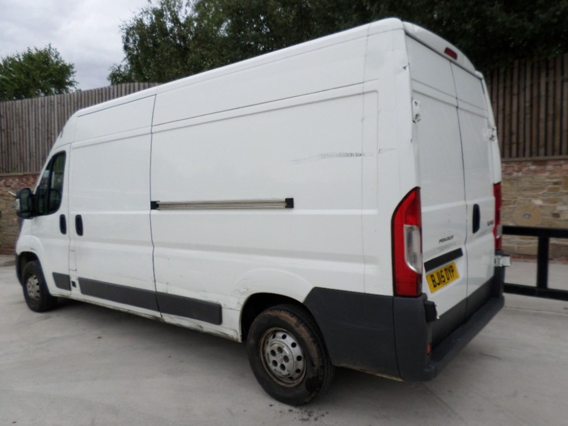 15 reg PEUGEOT BOXER 335 L3H2 HDI (LOCATION SHEFFIELD) 1ST REG 04/15, 133659M, NO V5 [+ VAT] - Image 4 of 6