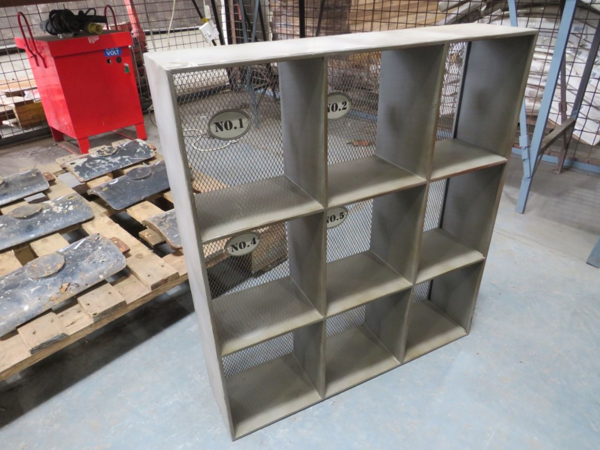 METAL SHELF UNIT [NO VAT]