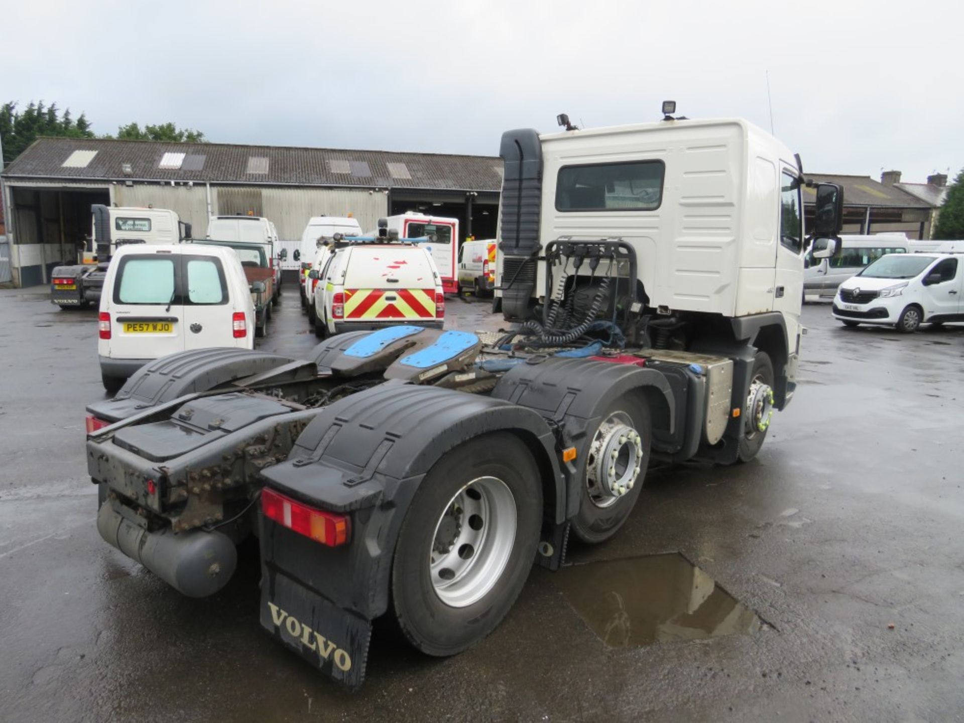 11 reg VOLVO FM460 TRACTOR UNIT (DIRECT UNITED UTILITIES WATER) 1ST REG 07/11, TEST 02/21, 414151KM, - Image 4 of 5