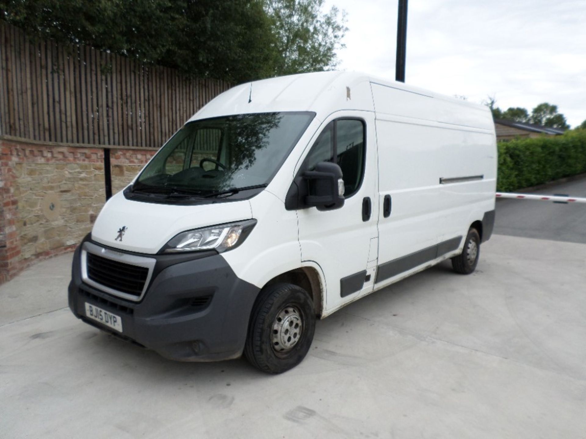 15 reg PEUGEOT BOXER 335 L3H2 HDI (LOCATION SHEFFIELD) 1ST REG 04/15, 133659M, NO V5 [+ VAT] - Image 2 of 6