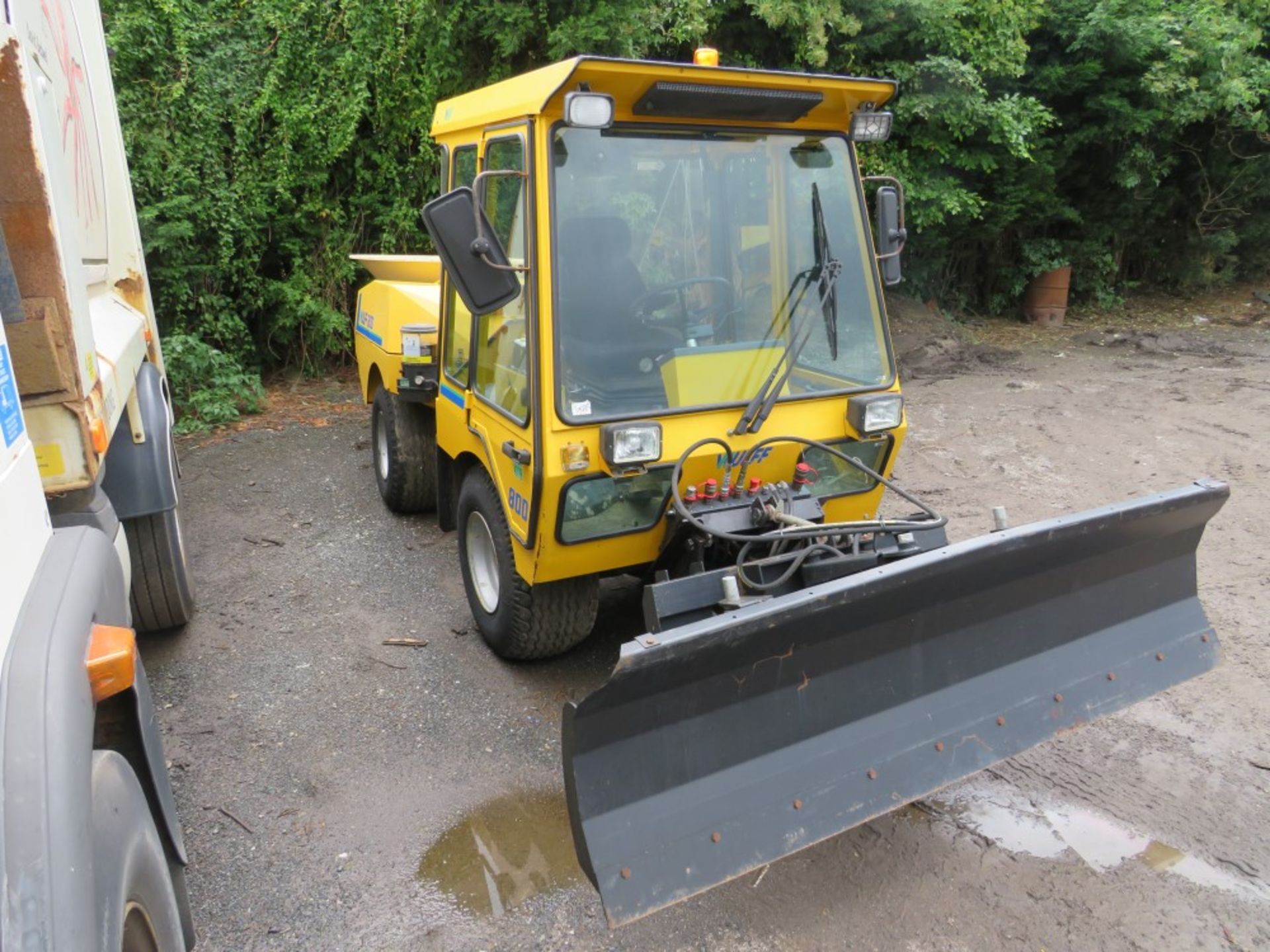 1996 WULFF 800 ATV 4WD MULTI TOOL C/W SNOW PLOUGH & SALT SPREADER, 6764 HOURS NOT WARRANTED [+ VAT] - Image 4 of 6