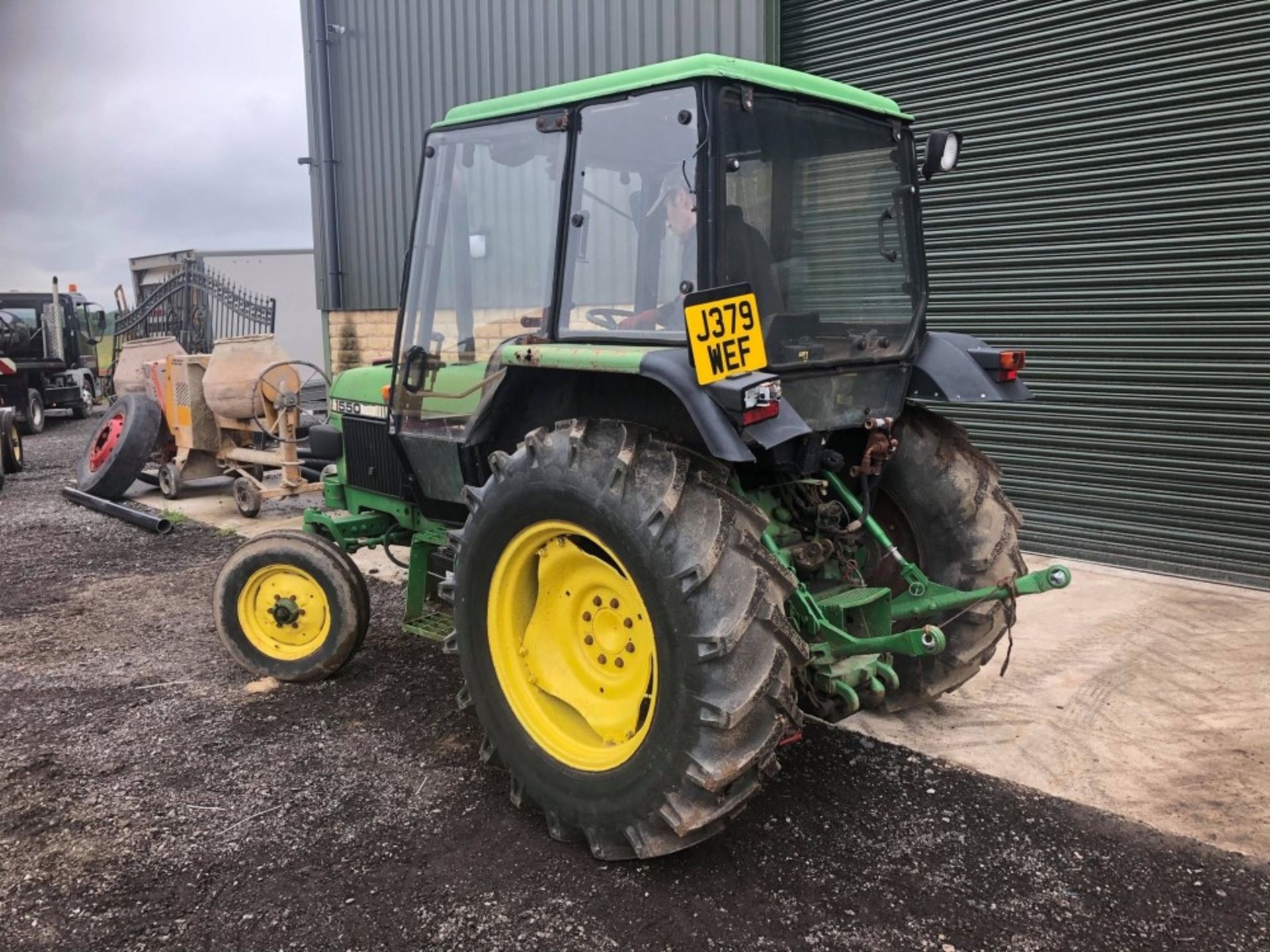 J reg JOHN DEERE 1550 2WD TRACTOR C/W PICKUP HITCH (LOCATION SHEFFIELD) 6084 HOURS, NO V5 (RING - Bild 3 aus 5