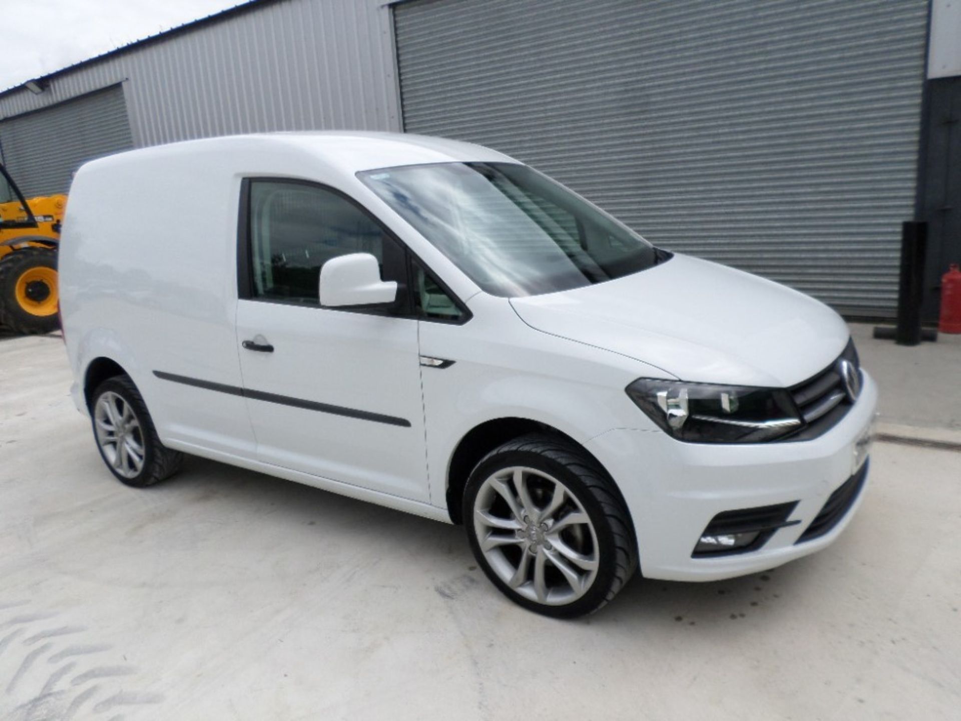 66 reg VW CADDY 2.0 TDI C20 STARTLINE (LOCATION SHEFFIELD) 11955M, V5 HERE, 1 FORMER KEEPER (ON VCAR - Image 2 of 6