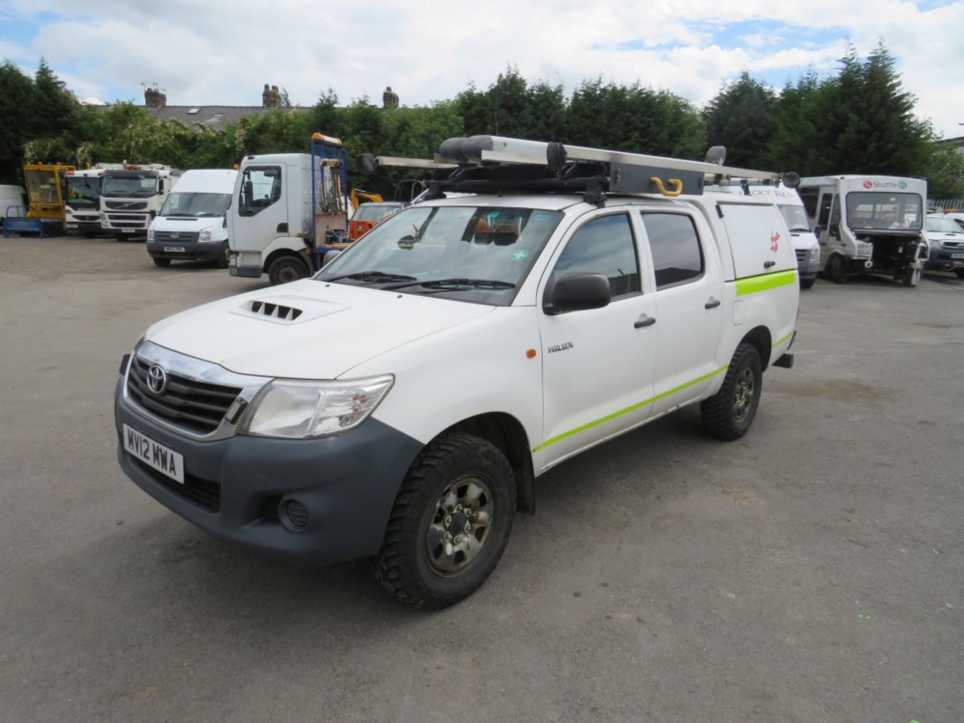 12 reg TOYOTA HILUX HL2 D-4D 4 X 4 DCB (DIRECT ELECTRICITY NW) 1ST REG 03/12, TEST 03/21, 196192M, - Image 2 of 5