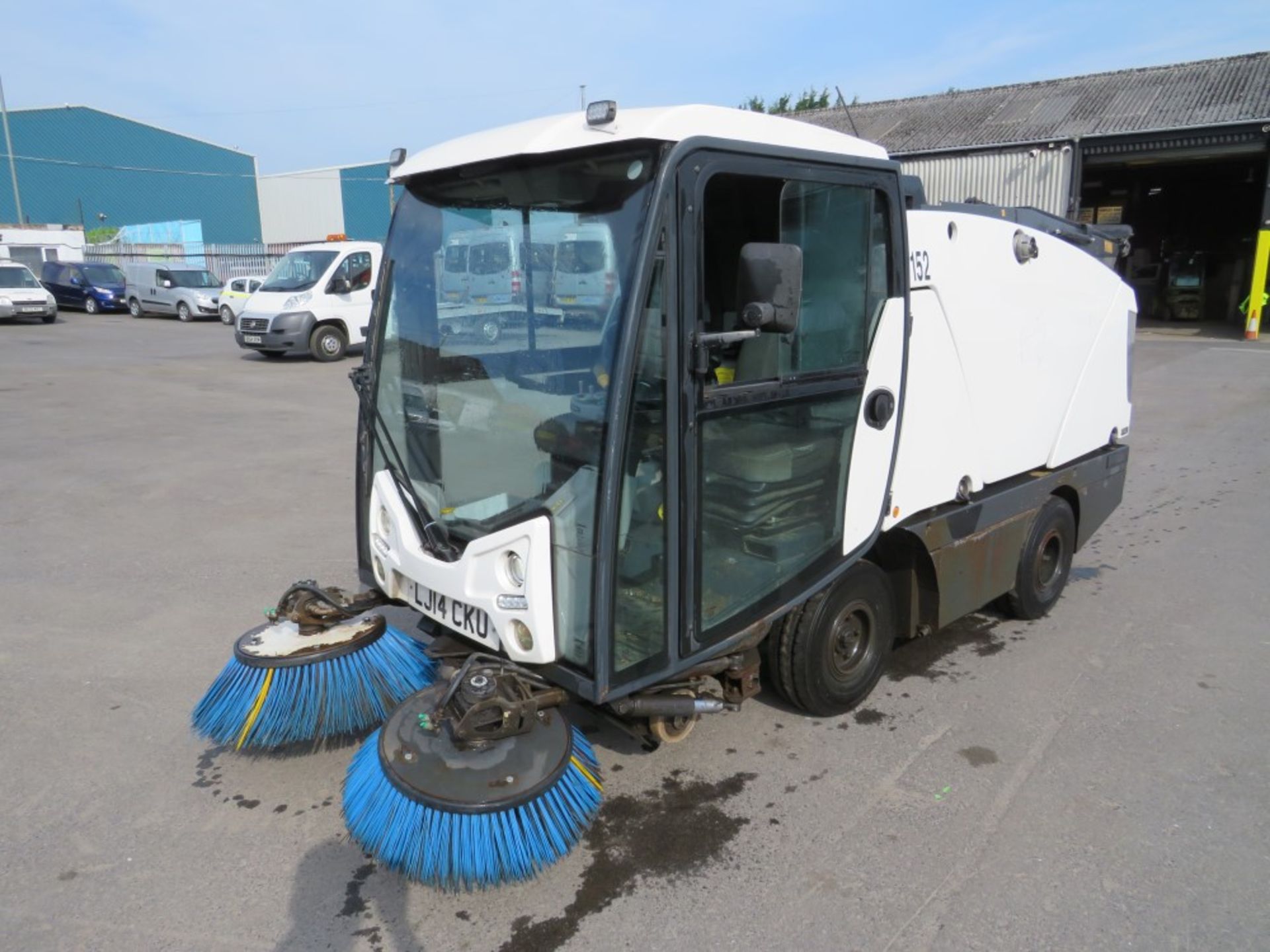 14 reg JOHNSON PRECINCT SWEEPER (DIRECT COUNCIL) 1ST REG 04/14, V5 HERE, 1 OWNER FROM NEW [+ VAT] - Image 2 of 6