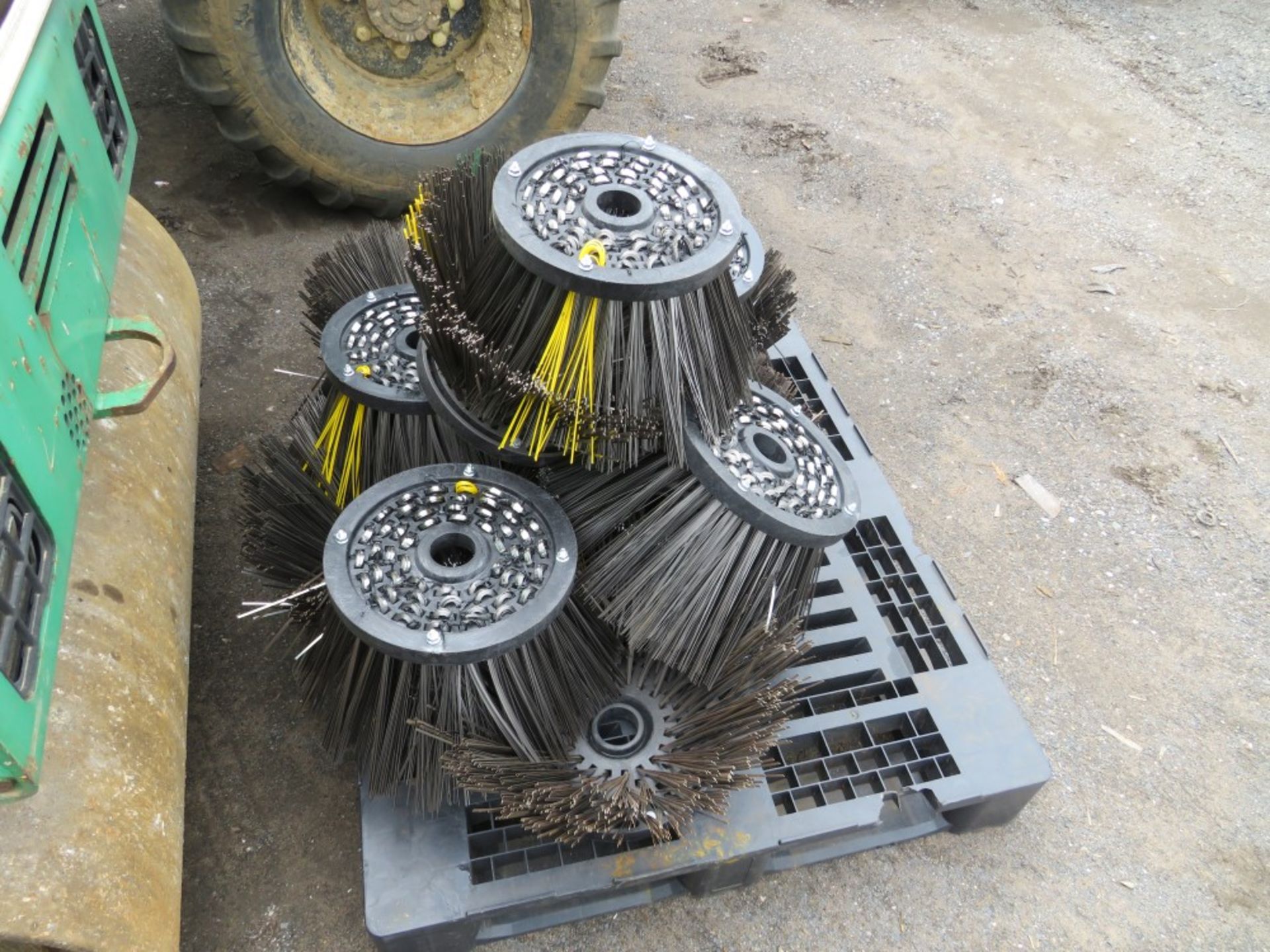 PALLET OF JOHNSON SWEEPER BRUSHES (DIRECT COUNCIL) [+ VAT]