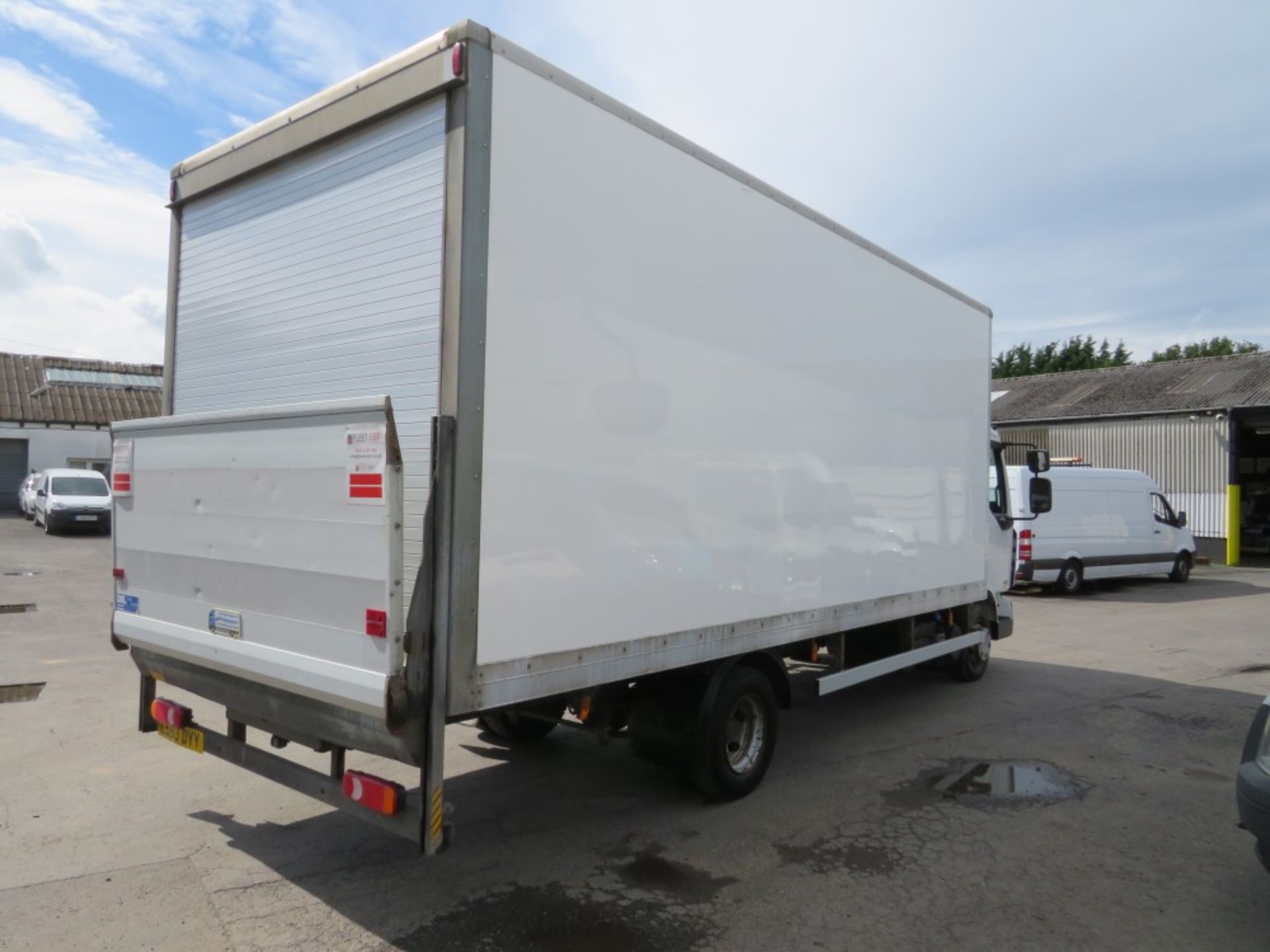 63 reg RENAULT MIDLUM 180.08 7.5 TON BOX VAN C/W COLUMN TAIL LIFT, 1ST REG 12/13, TEST [+ VAT] - Image 4 of 6