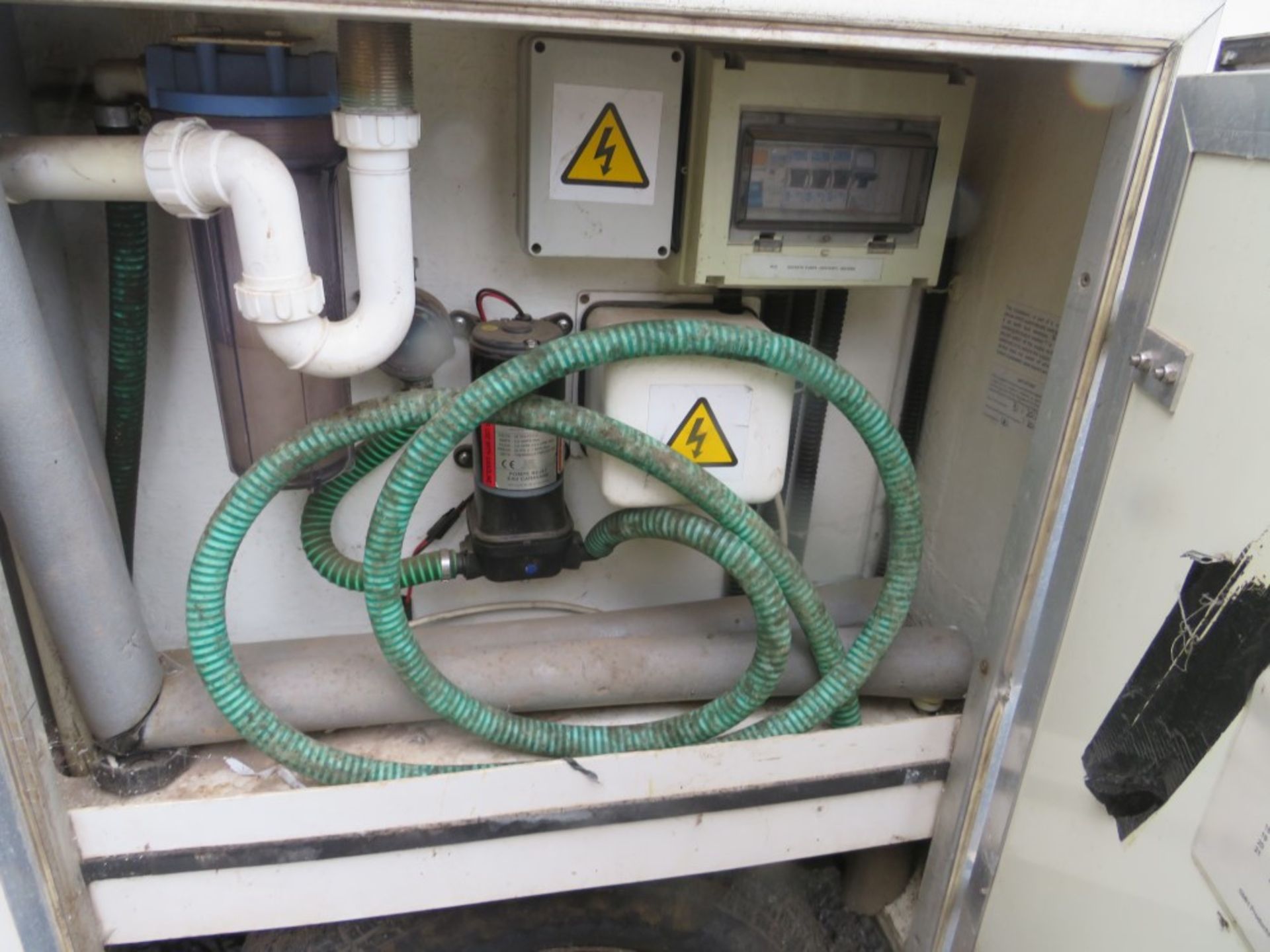 SHOWER TRAILER C/W GAS BOILER & PUMPS [NO VAT] - Image 5 of 5