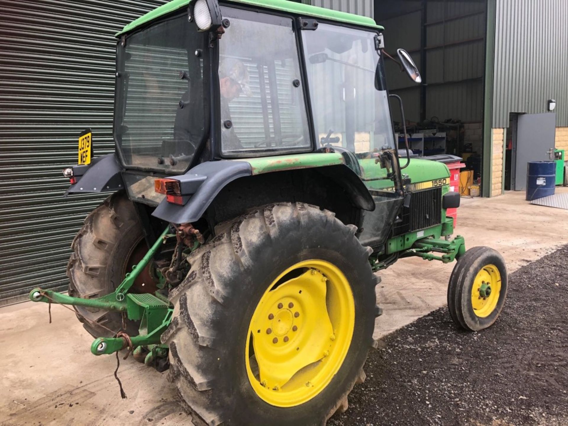 J reg JOHN DEERE 1550 2WD TRACTOR C/W PICKUP HITCH (LOCATION SHEFFIELD) 6084 HOURS, NO V5 (RING - Image 4 of 5