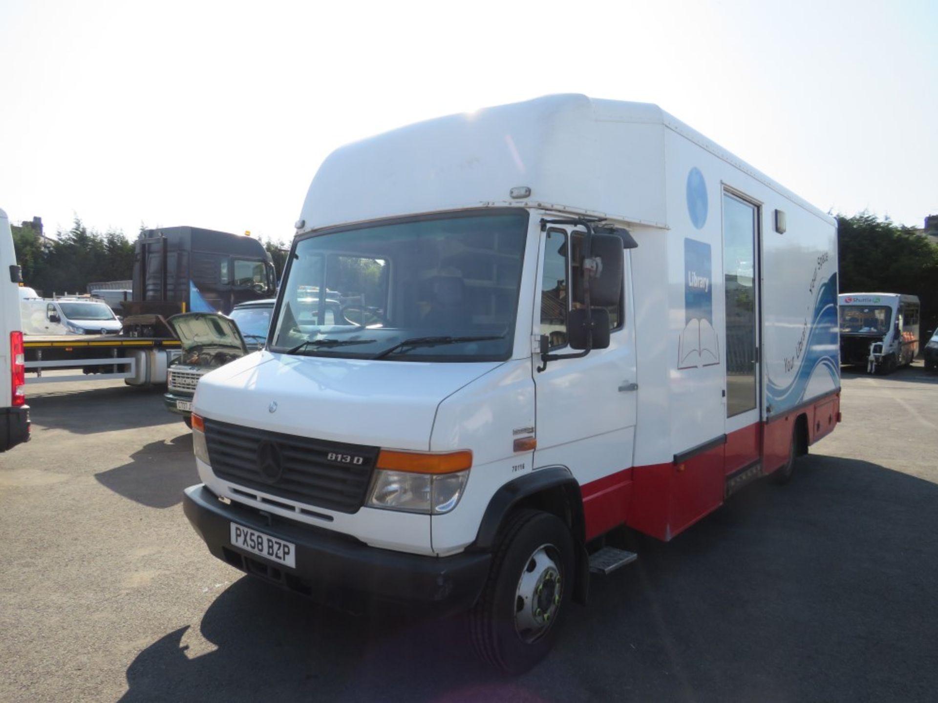 58 reg MERCEDES VARIO 813D MOBILE LIBRARY (DIRECT COUNCIL) 1ST REG 11/08, TEST 09/20, 107788KM, V5 - Image 2 of 6