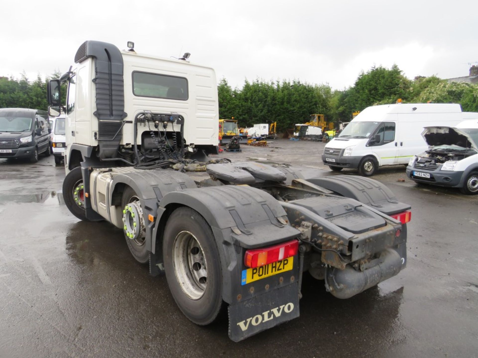 11 reg VOLVO FM460 TRACTOR UNIT (DIRECT UNITED UTILITIES WATER) 1ST REG 07/11, TEST 03/21, 386572KM, - Image 3 of 5