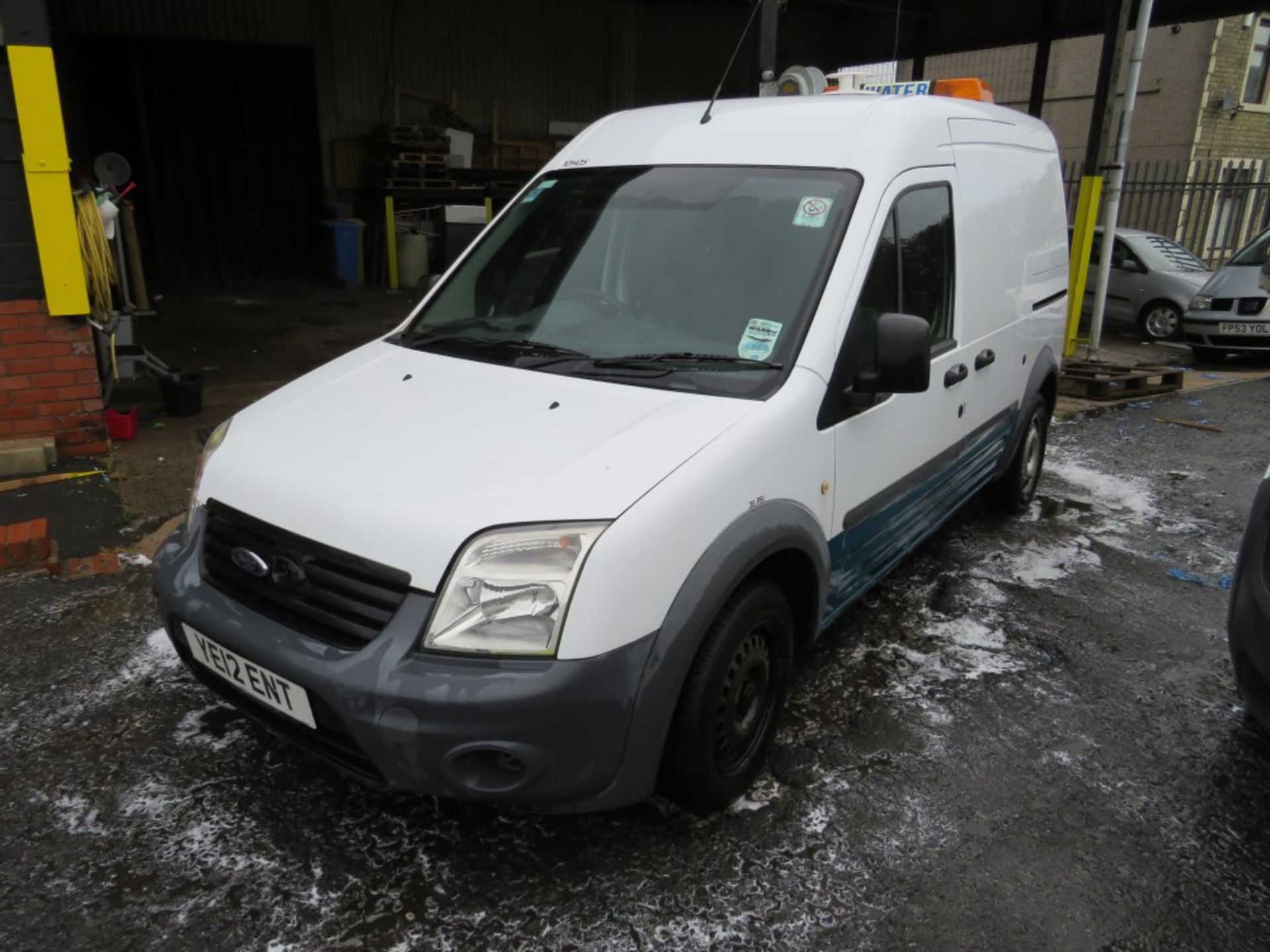 12 reg FORD TRANSIT CONNECT 90 T230 (DIRECT UNITED UTILITIES WATER) 1ST REG 07/12, TEST 04/21, V5 - Image 2 of 6