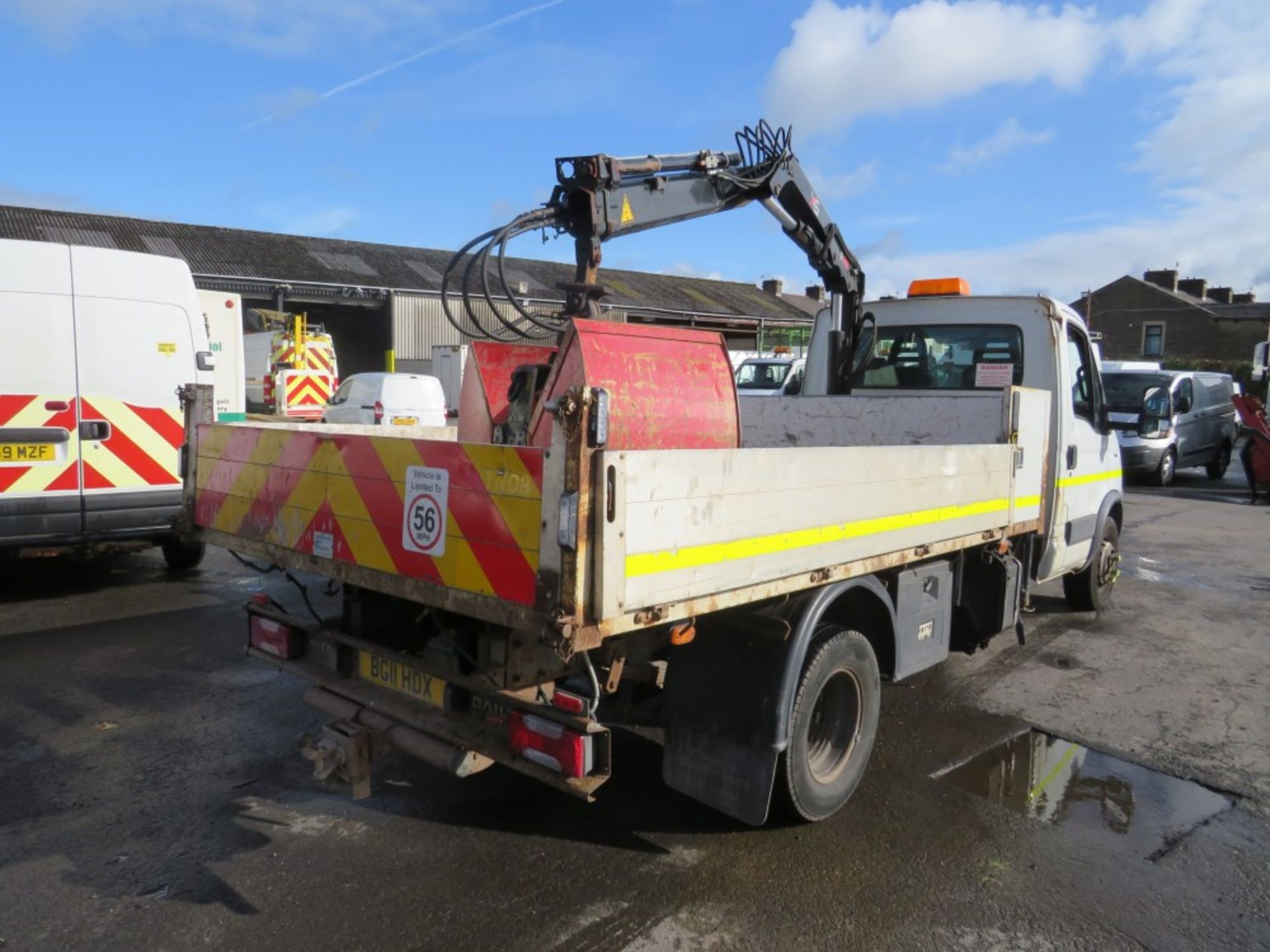 11 reg IVECO DAILY 70C18 TIPPER C/W HIAB CRANE & GRAB (DIRECT COUNCIL) 1ST REG 05/11, TEST 10/20, - Image 4 of 5