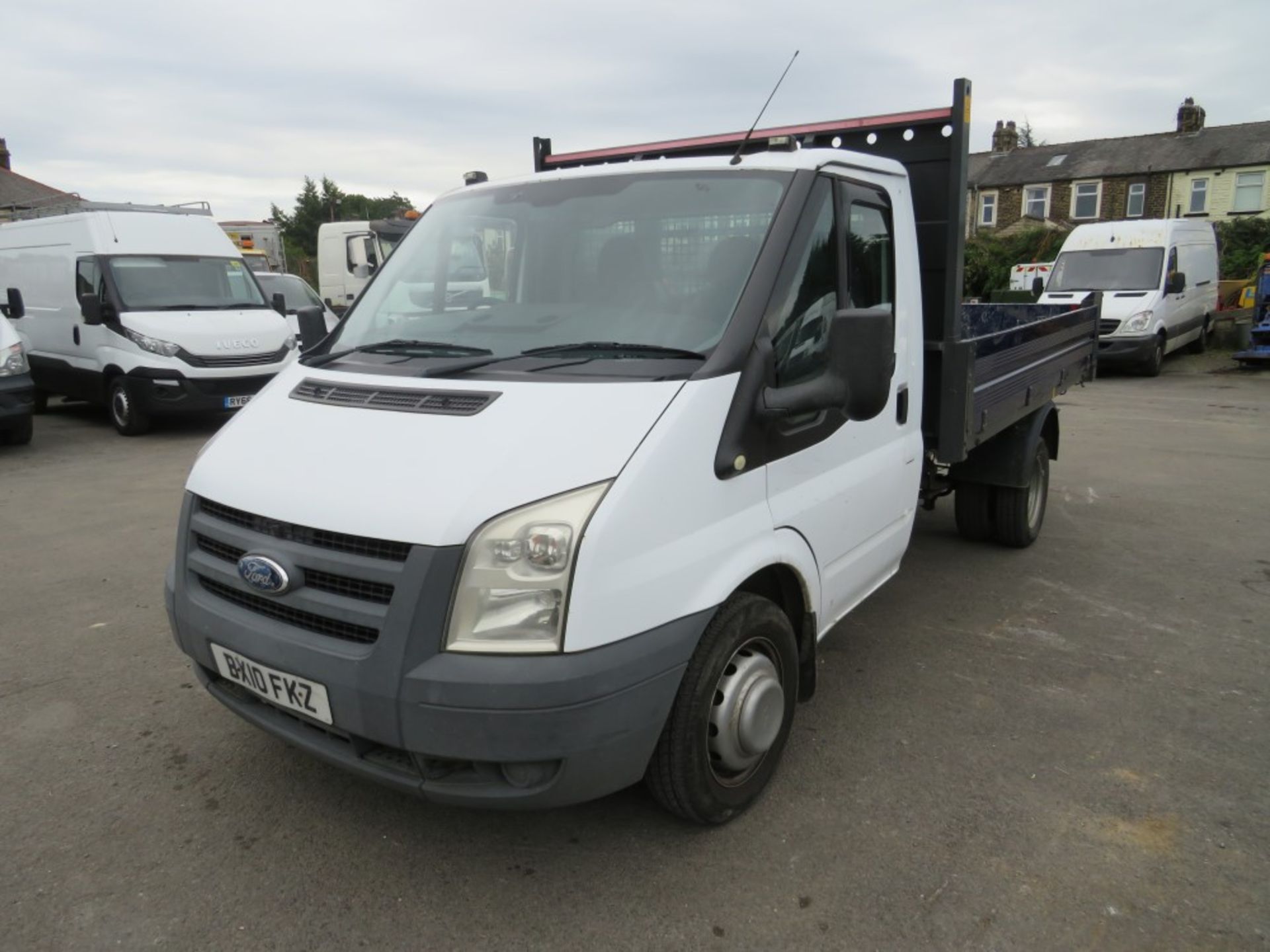 10 reg FORD TRANSIT 100 T350M RWD TIPPER, 1ST REG 04/10, TEST 02/21, 139734M, V5 HERE, 1 FORMER - Image 2 of 5