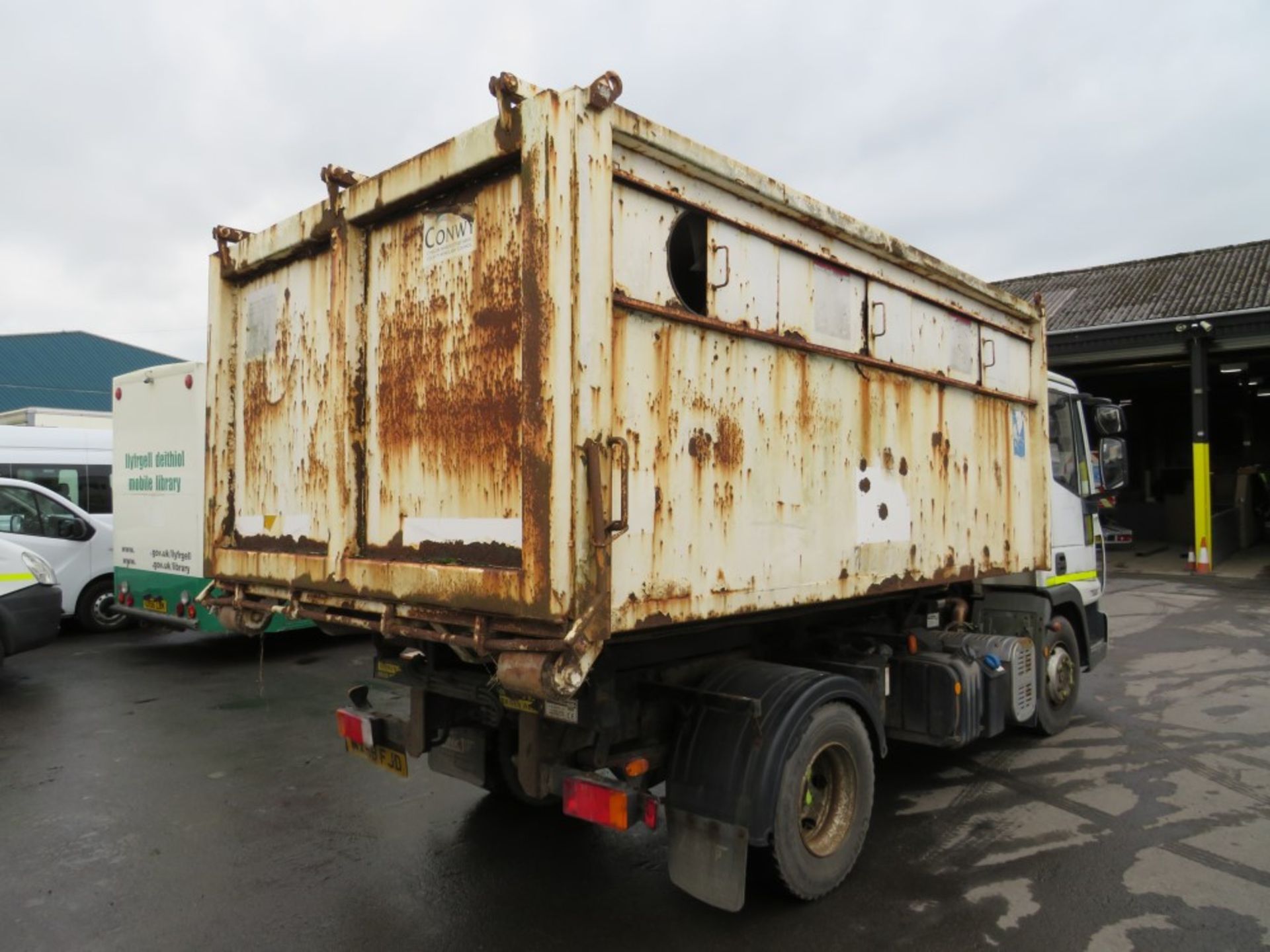 58 reg IVECO EUROCARGO ML75E18 HOOK LIFT C/W SKIP (DIRECT COUNCIL) 1ST REG 09/08, TEST 09/20, V5 - Image 4 of 5