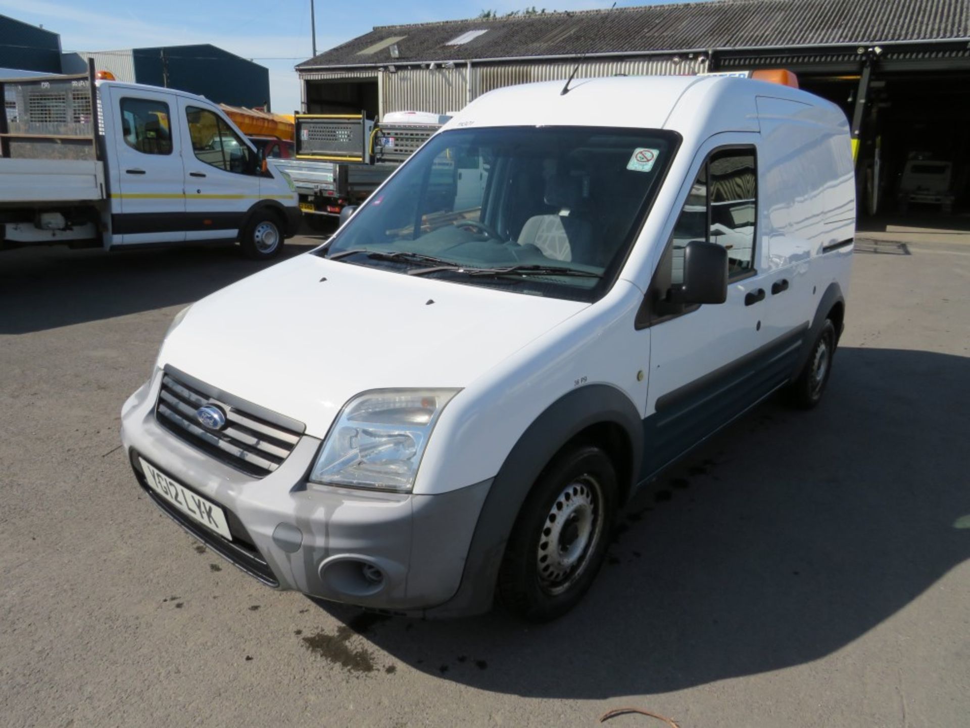 12 reg FORD TRANSIT CONNECT 90 T230 (DIRECT UNITED UTILITIES WATER) 1ST REG 03/12, TEST 12/20, V5 - Image 2 of 6