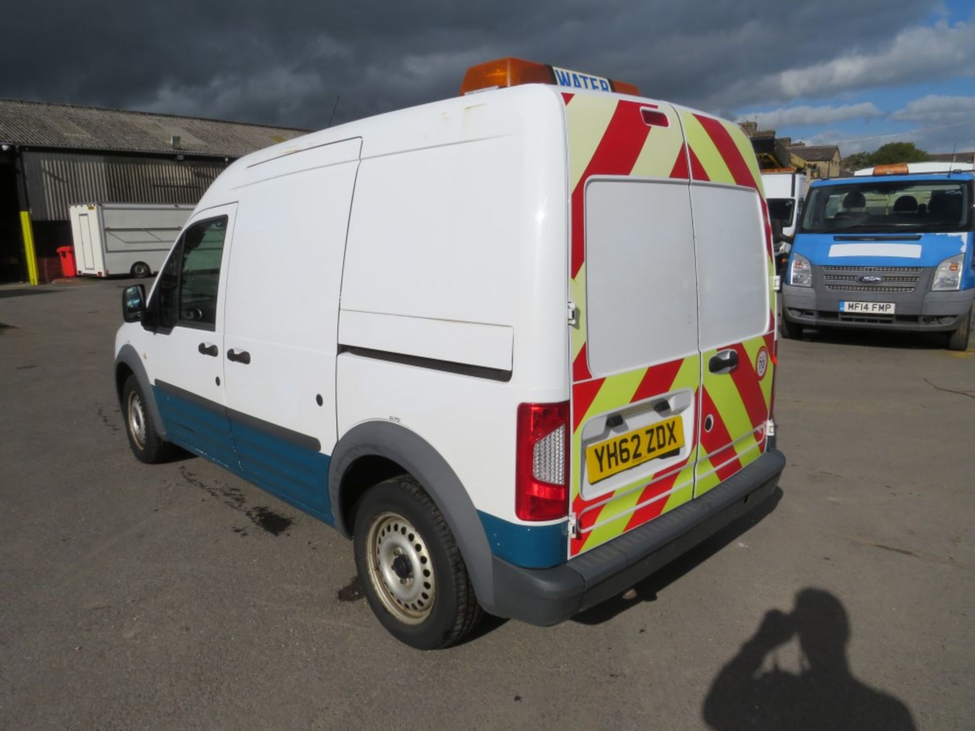 62 reg FORD TRANSIT CONNECT 90 T230 (DIRECT UNITED UTILITIES WATER) 1ST REG 12/12, TEST 10/20, V5 - Image 3 of 6