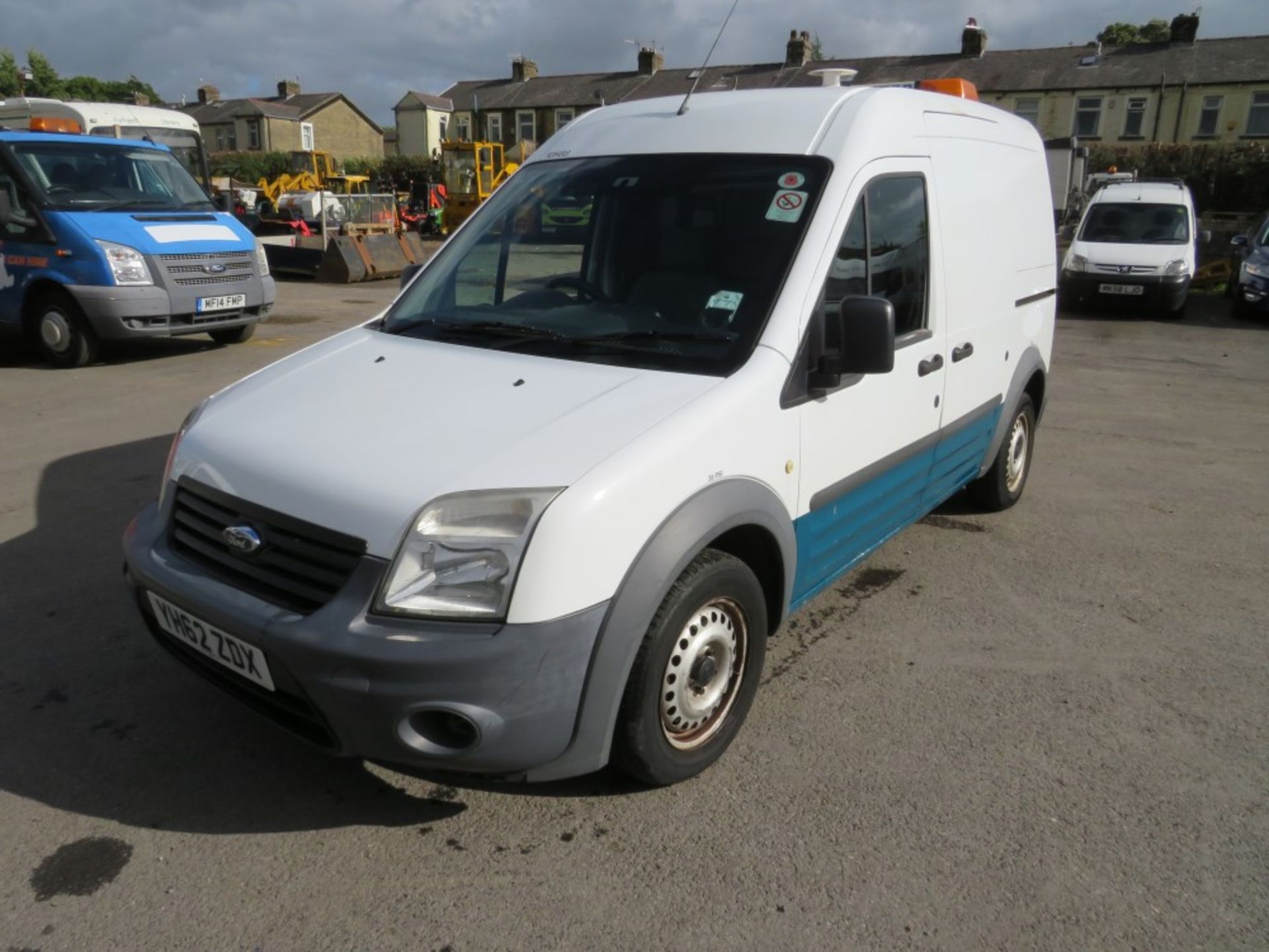 62 reg FORD TRANSIT CONNECT 90 T230 (DIRECT UNITED UTILITIES WATER) 1ST REG 12/12, TEST 10/20, V5 - Image 2 of 6