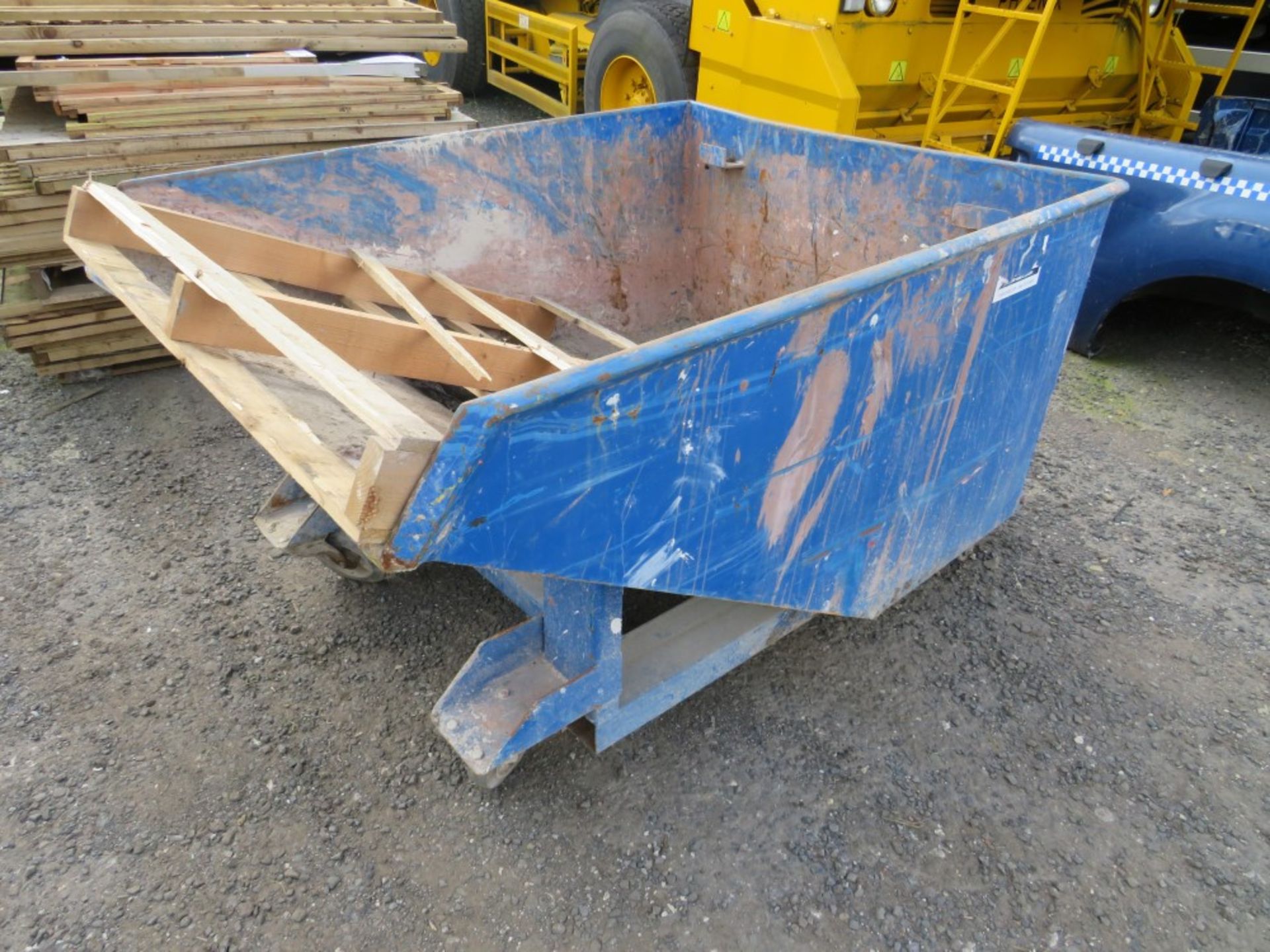 1200 LTR AUTOLOCK FORK LIFT TIP SKIP (DIRECT GAP) [+ VAT]