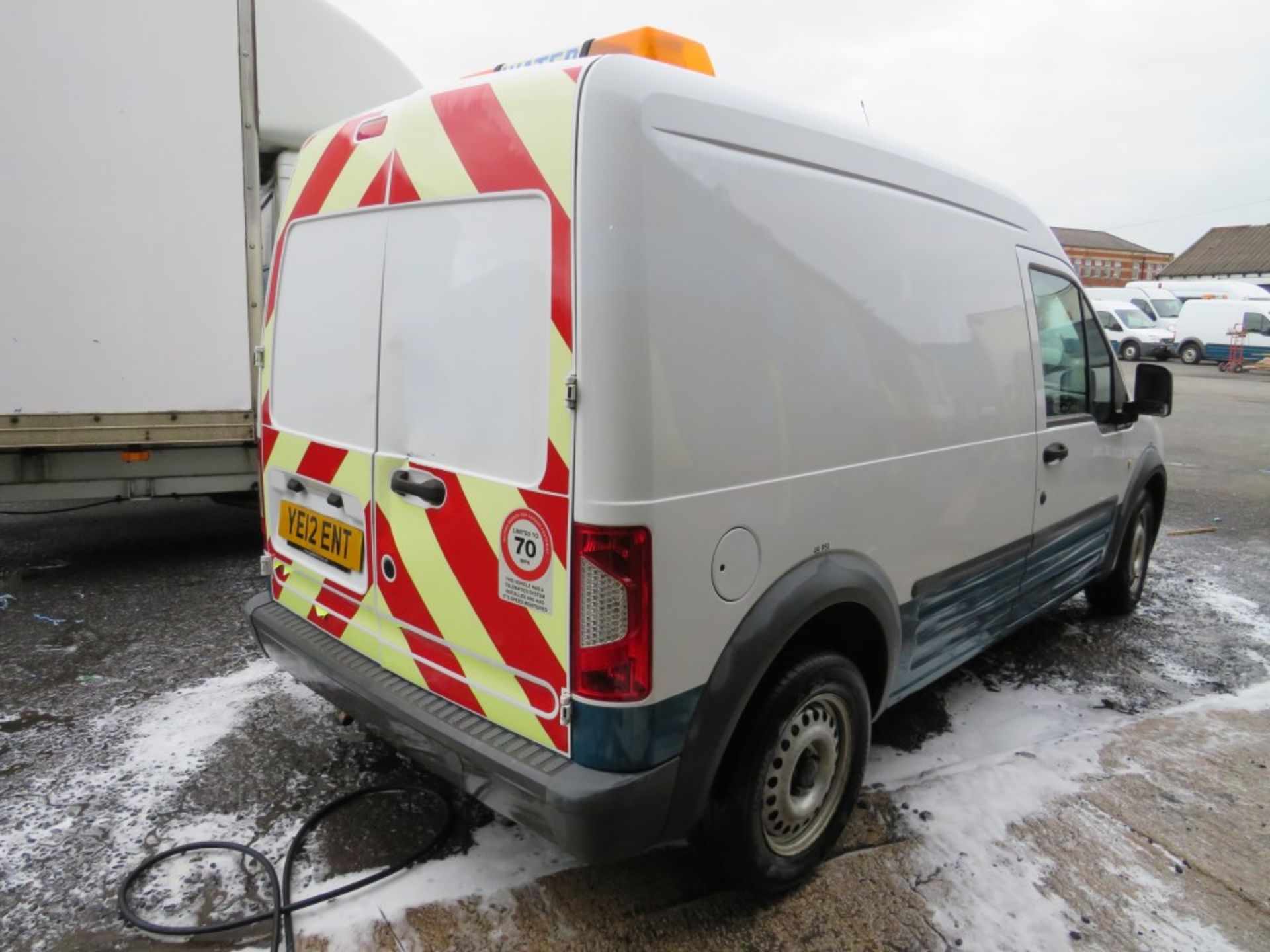 12 reg FORD TRANSIT CONNECT 90 T230 (DIRECT UNITED UTILITIES WATER) 1ST REG 07/12, TEST 04/21, V5 - Image 4 of 6