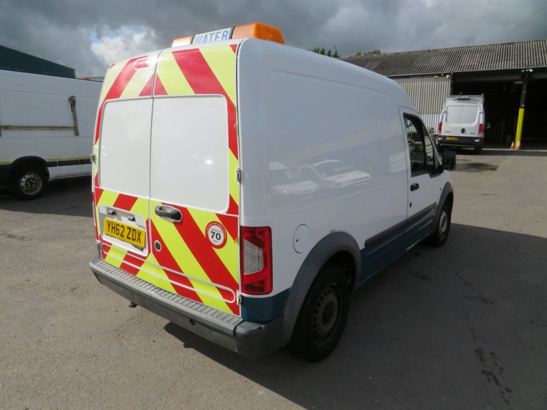 62 reg FORD TRANSIT CONNECT 90 T230 (DIRECT UNITED UTILITIES WATER) 1ST REG 12/12, TEST 10/20, V5 - Image 4 of 6