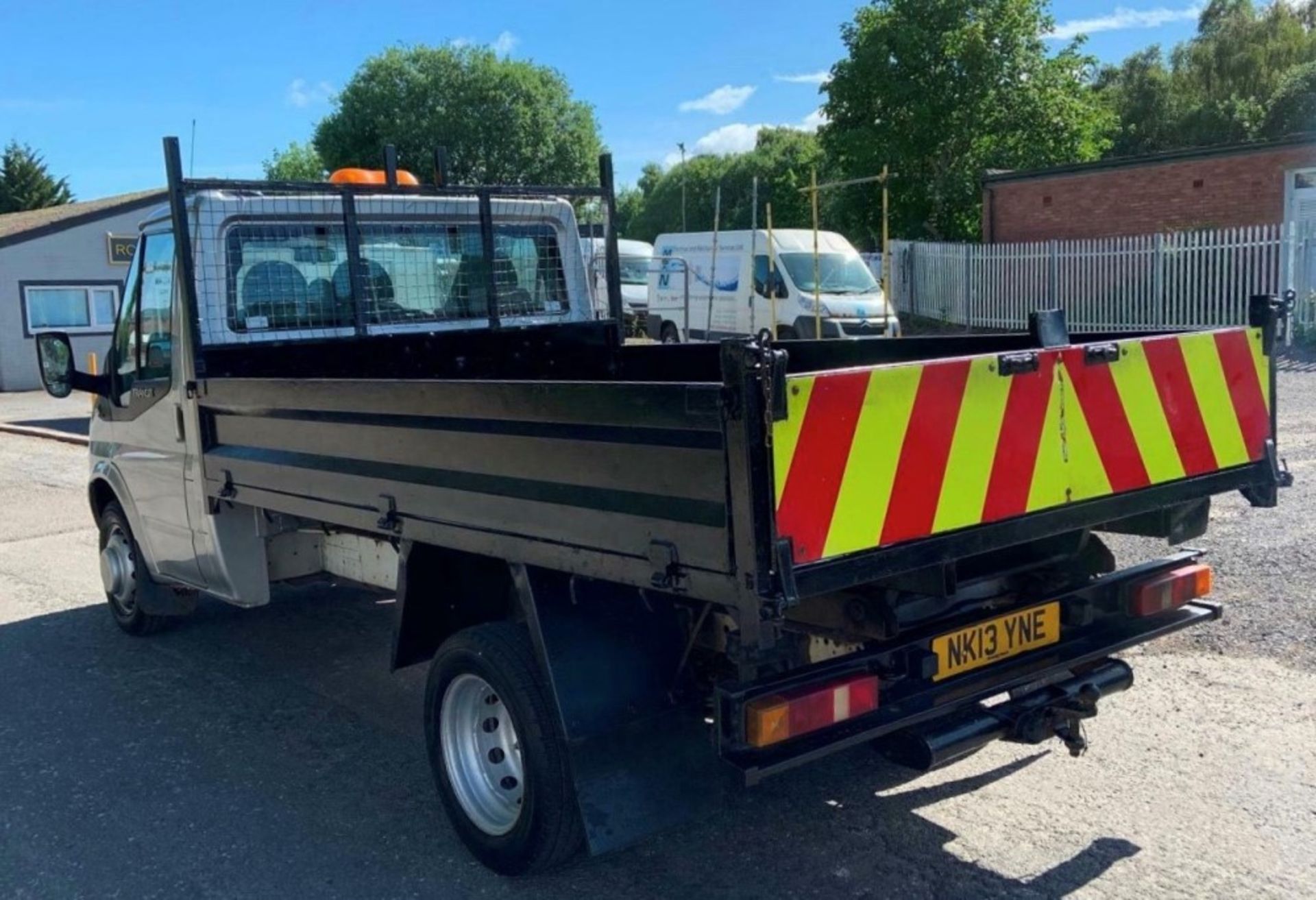 13 reg FORD TRANSIT 100 T350 RWD TIPPER (LOCATION DUMFRIES) 1ST REG 03/13, TEST 05/21, 101000M - Image 4 of 5