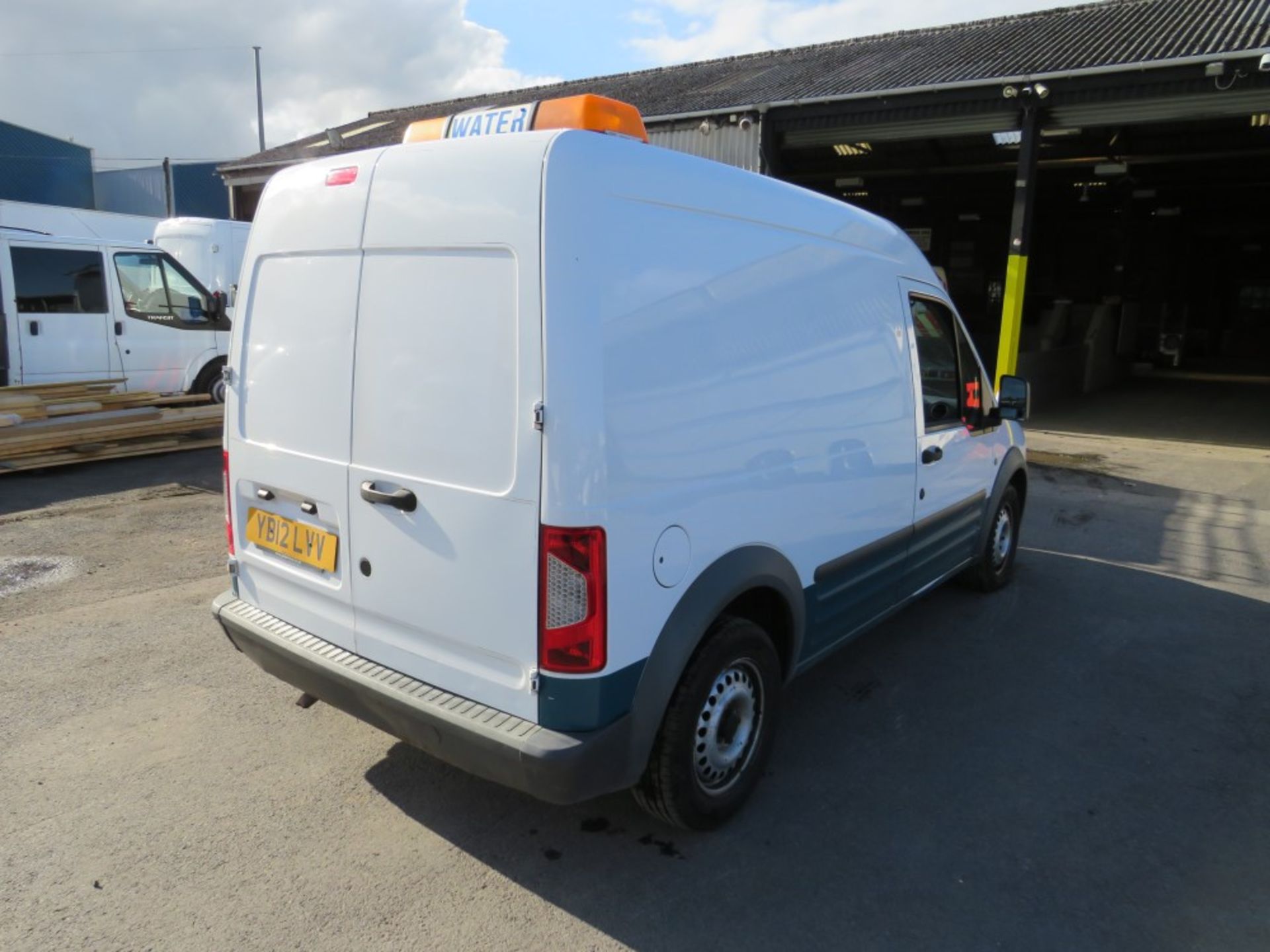 12 reg FORD TRANSIT CONNECT 90 T230 (DIRECT UNITED UTILITIES WATER) 1ST REG 06/12, TEST 04/21, V5 - Image 4 of 6