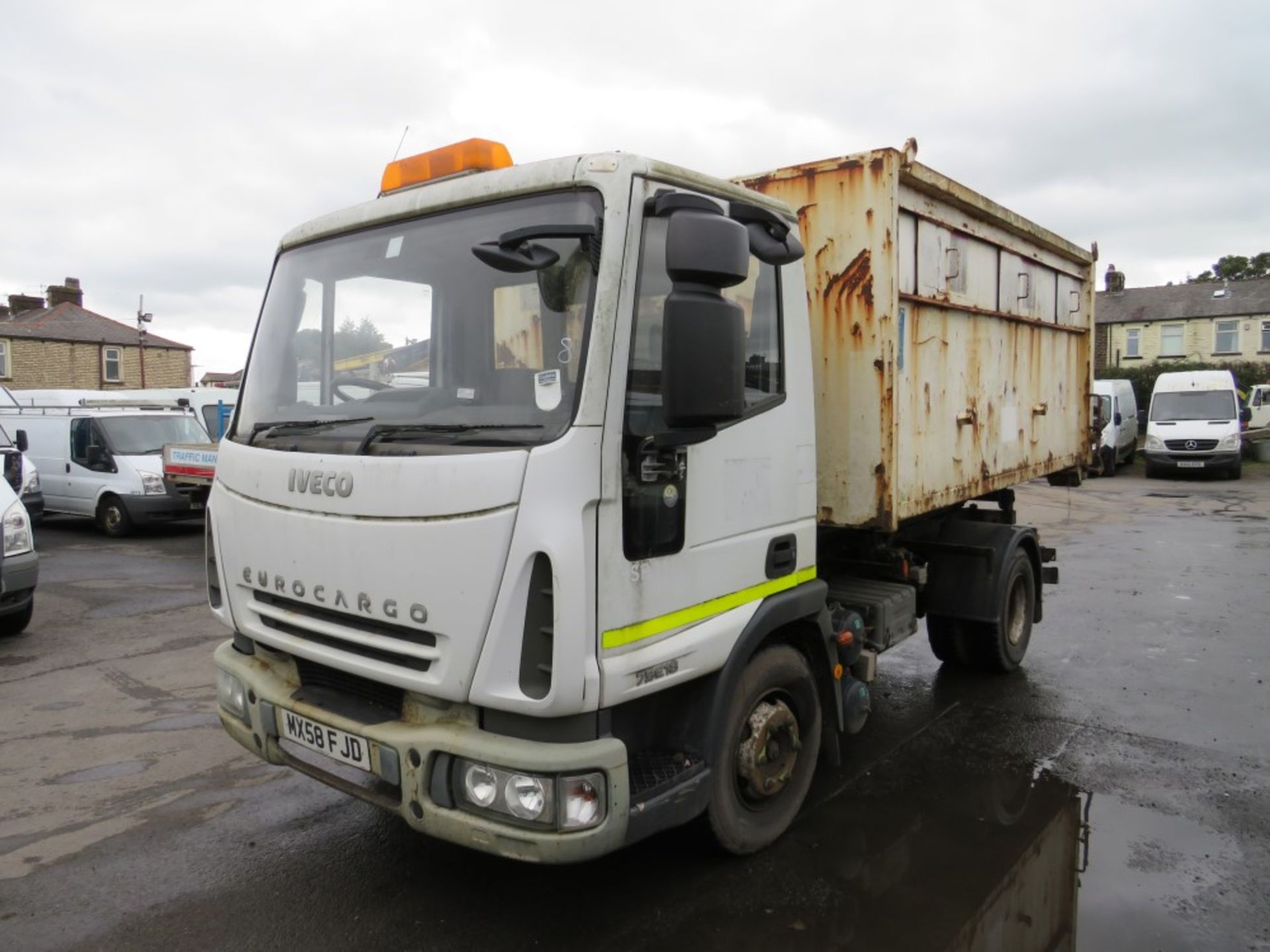 58 reg IVECO EUROCARGO ML75E18 HOOK LIFT C/W SKIP (DIRECT COUNCIL) 1ST REG 09/08, TEST 09/20, V5 - Image 2 of 5