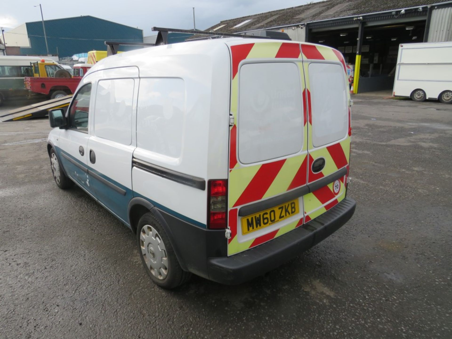 60 reg VAUXHALL COMBO 2000 CDTI (DIRECT UNITED UTILITIES WATER) 1ST REG 02/11, 133767M, V5 - Image 3 of 5