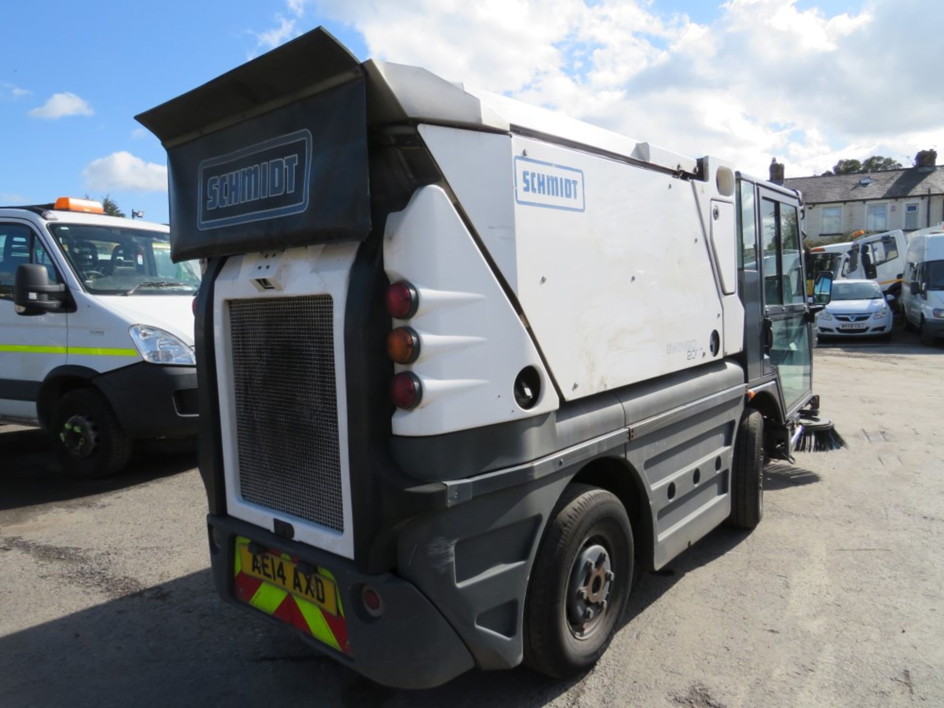 14 reg SCHMIDT SWINGO ROAD SWEEPER (DIRECT COUNCIL) 1ST REG 07/14, V5 HERE, 1 OWNER FROM NEW [+ - Image 4 of 6