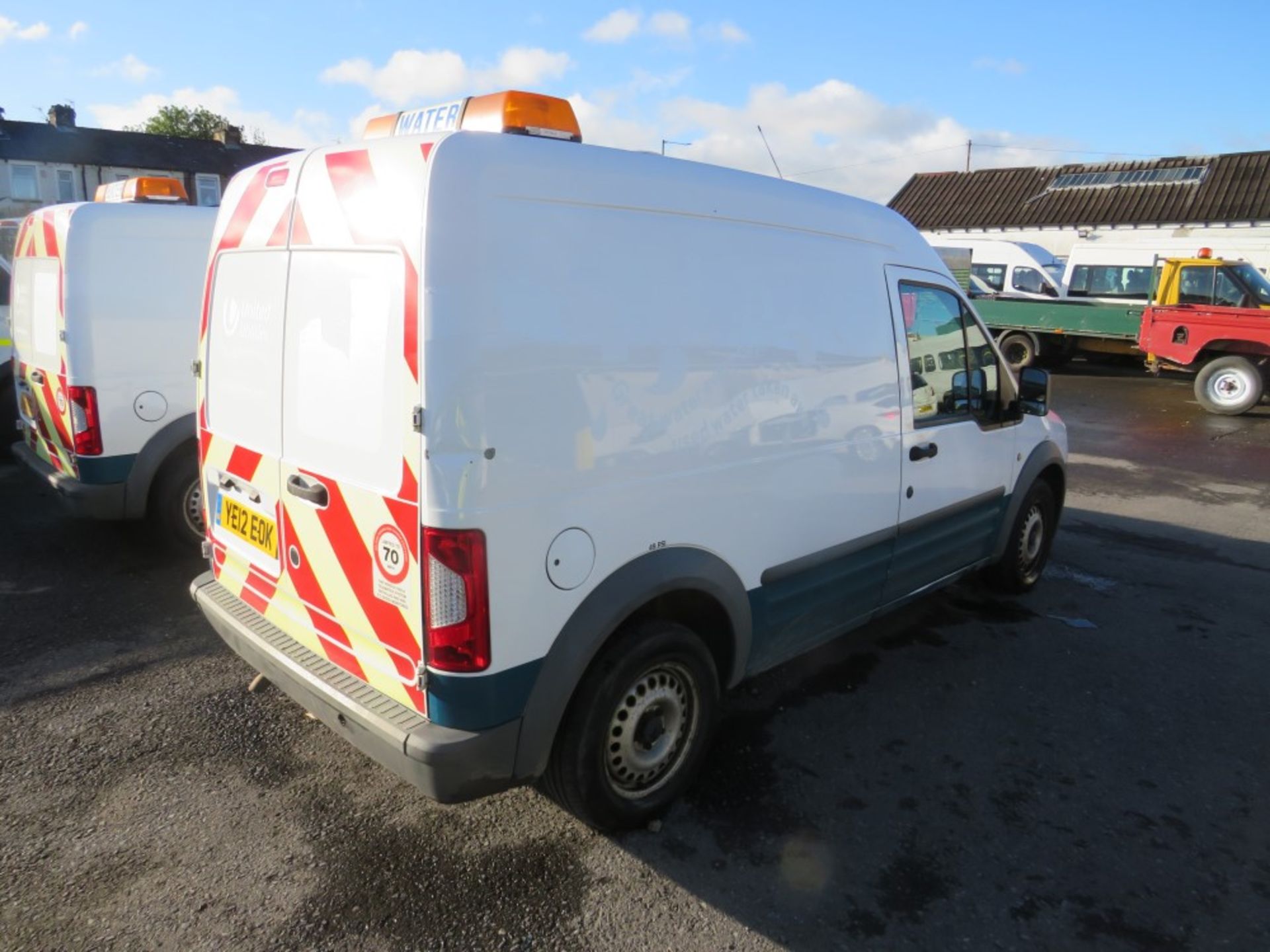 12 reg FORD TRANSIT CONNECT 90 T230 (DIRECT UNITED UTILITIES WATER) 1ST REG 07/12, TEST 04/21, - Image 4 of 5