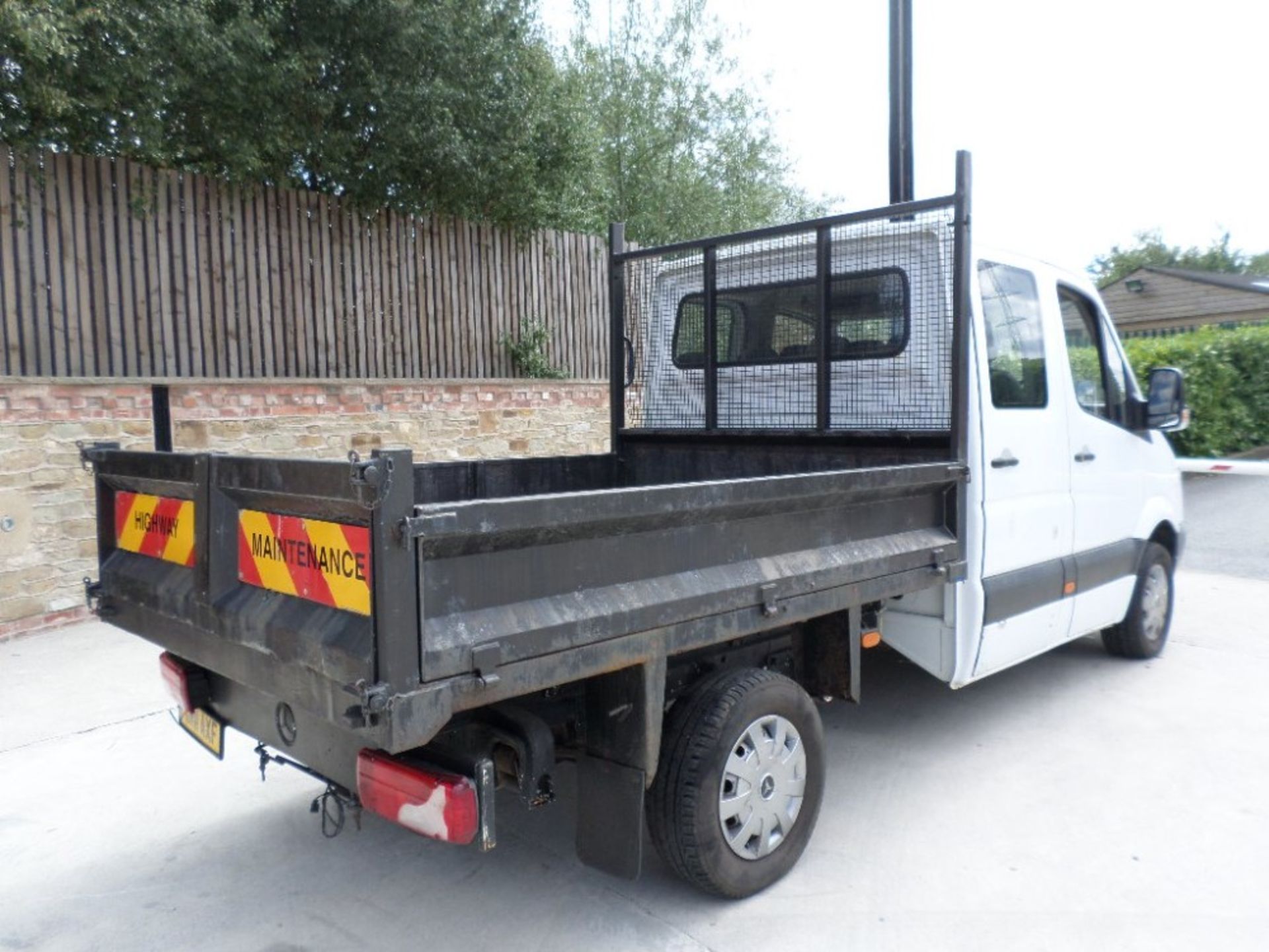 11 reg MERCEDES SPRINTER 313 CDI D/CAB TIPPER (LOCATION SHEFFIELD) 1ST REG 05/11, 67838M, V5 HERE, 1 - Image 3 of 8