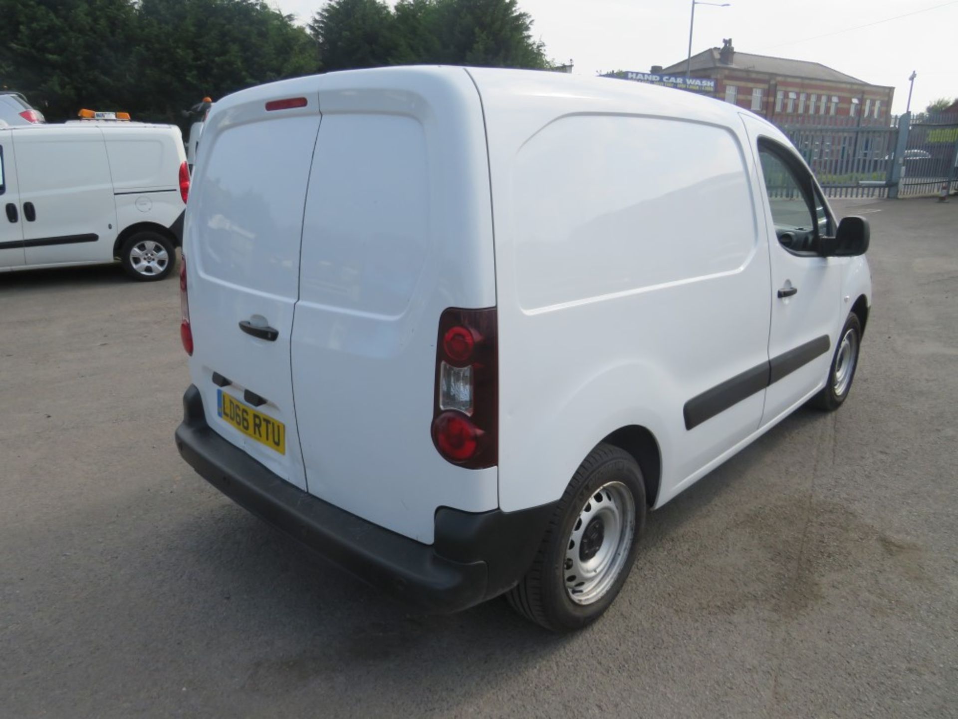 66 reg CITROEN BERLINGO 625 LX BLUE HDI, 1ST REG 11/16, TEST 11/20, 141798M WARRANTED, V5 HERE, 1 - Image 4 of 6