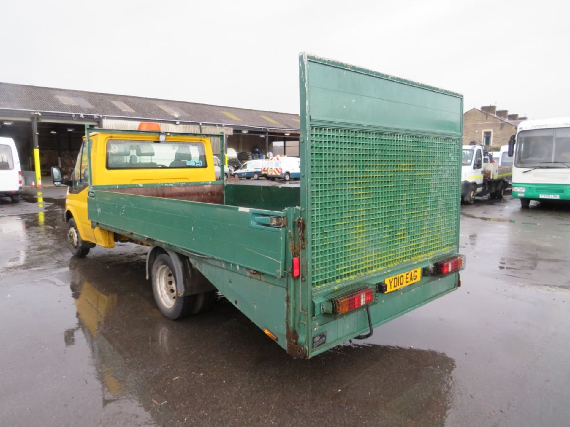 10 reg FORD TRANSIT 115 T350M RWD DROPSIDE (DIRECT COUNCIL) 1ST REG 03/10, TEST 03/21, 57047M, V5 - Image 3 of 5