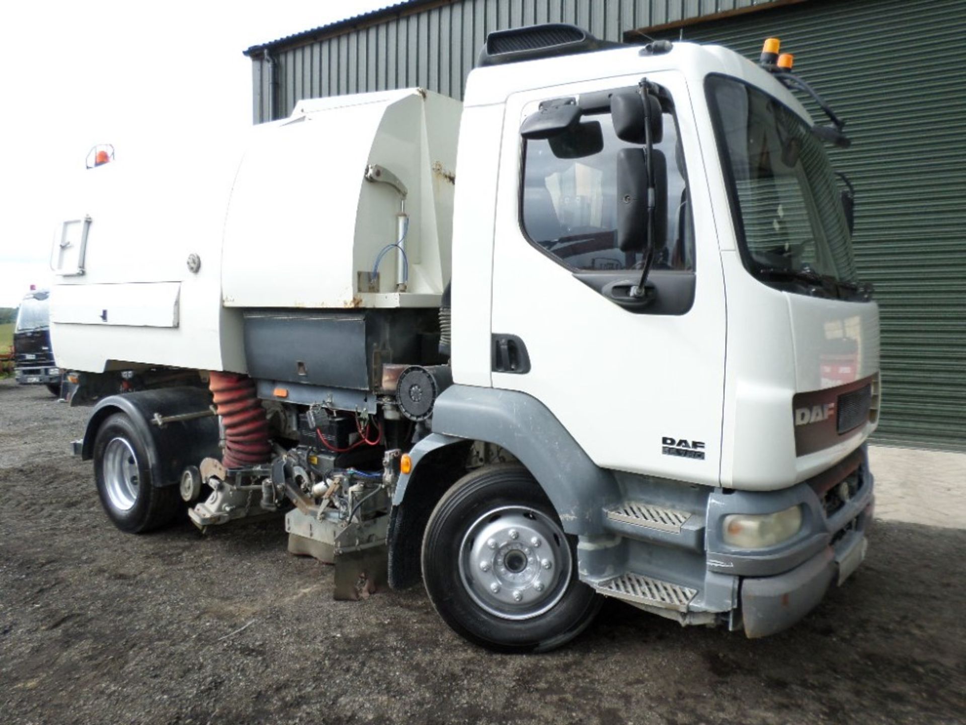 04 reg DAF LF 55.160 JOHNSON SWEEPER (LOCATION SHEFFIELD) 1ST REG 04/04, 93408M, V5 HERE, 2 FORMER