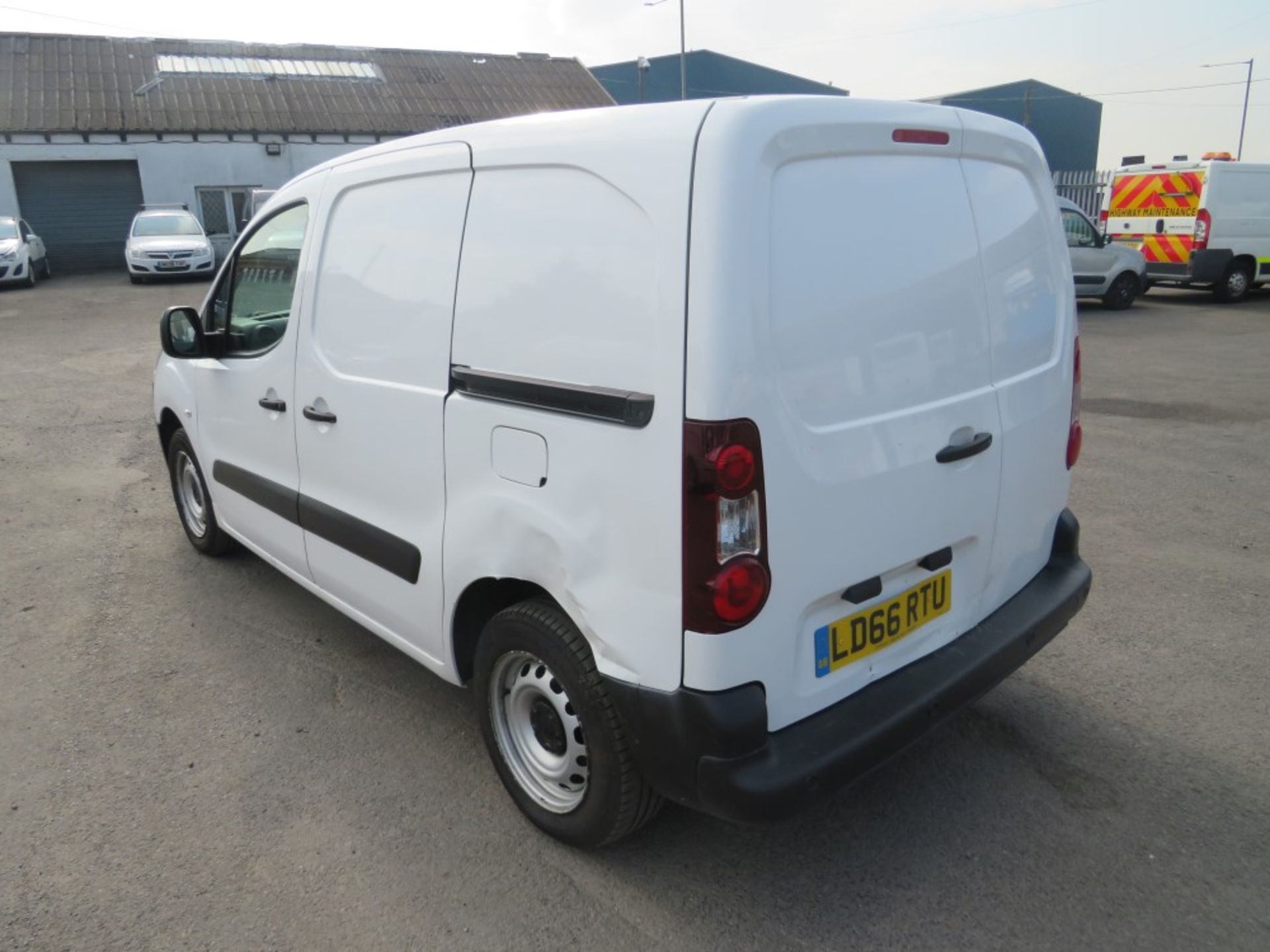 66 reg CITROEN BERLINGO 625 LX BLUE HDI, 1ST REG 11/16, TEST 11/20, 141798M WARRANTED, V5 HERE, 1 - Image 3 of 6