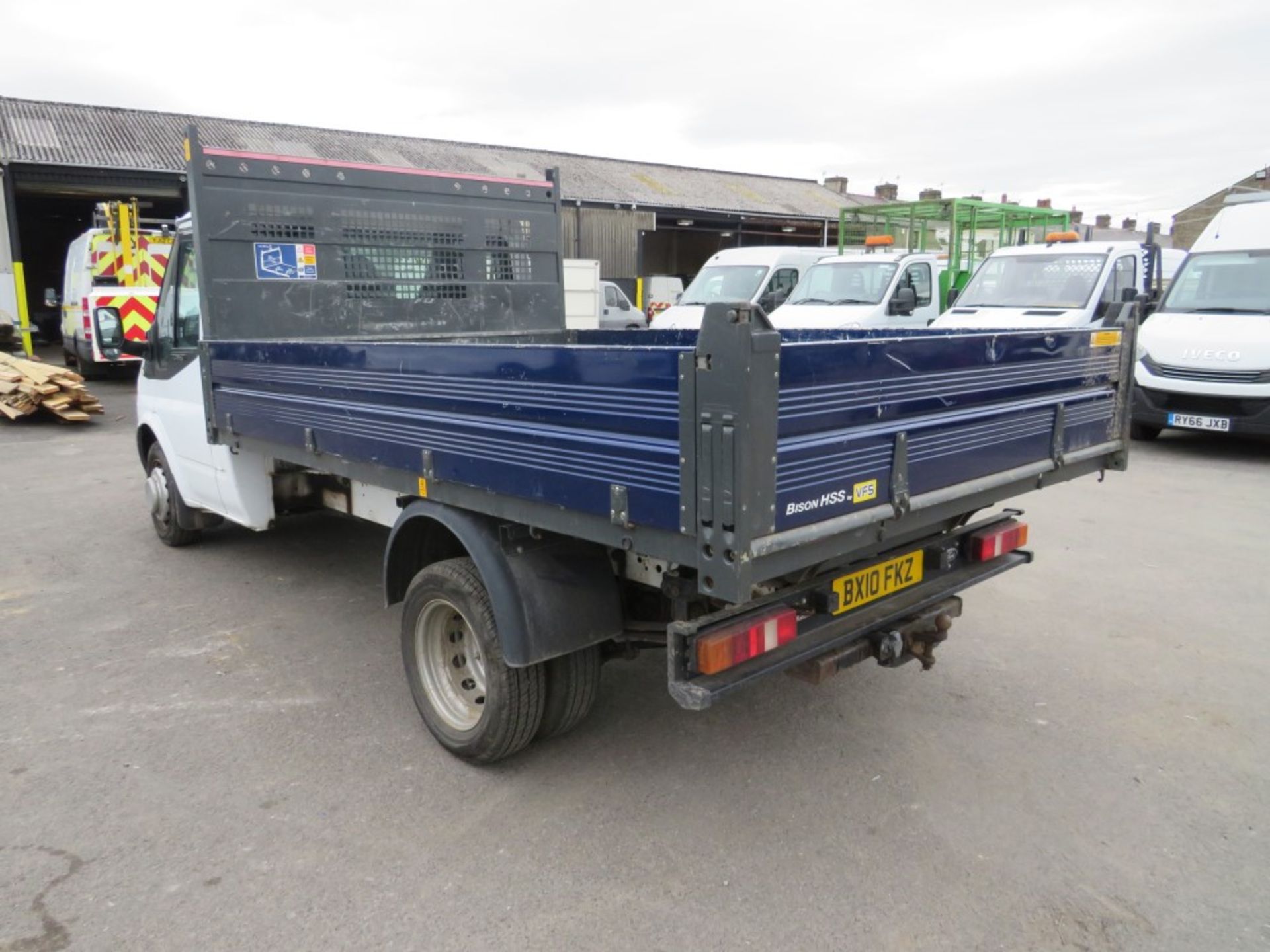 10 reg FORD TRANSIT 100 T350M RWD TIPPER, 1ST REG 04/10, TEST 02/21, 139734M, V5 HERE, 1 FORMER - Image 3 of 5