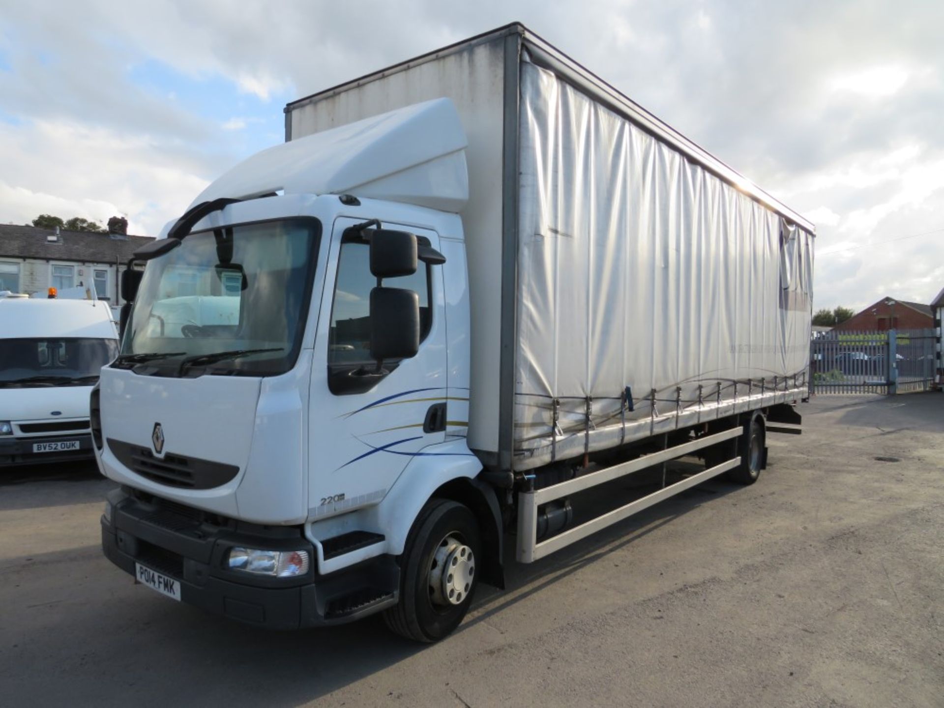 14 reg RENAULT MIDLUM 220.14 CURTAINSIDER, 1ST REG 08/14, TEST 11/20, 467351KM WARRANTED [+ VAT] - Image 2 of 5