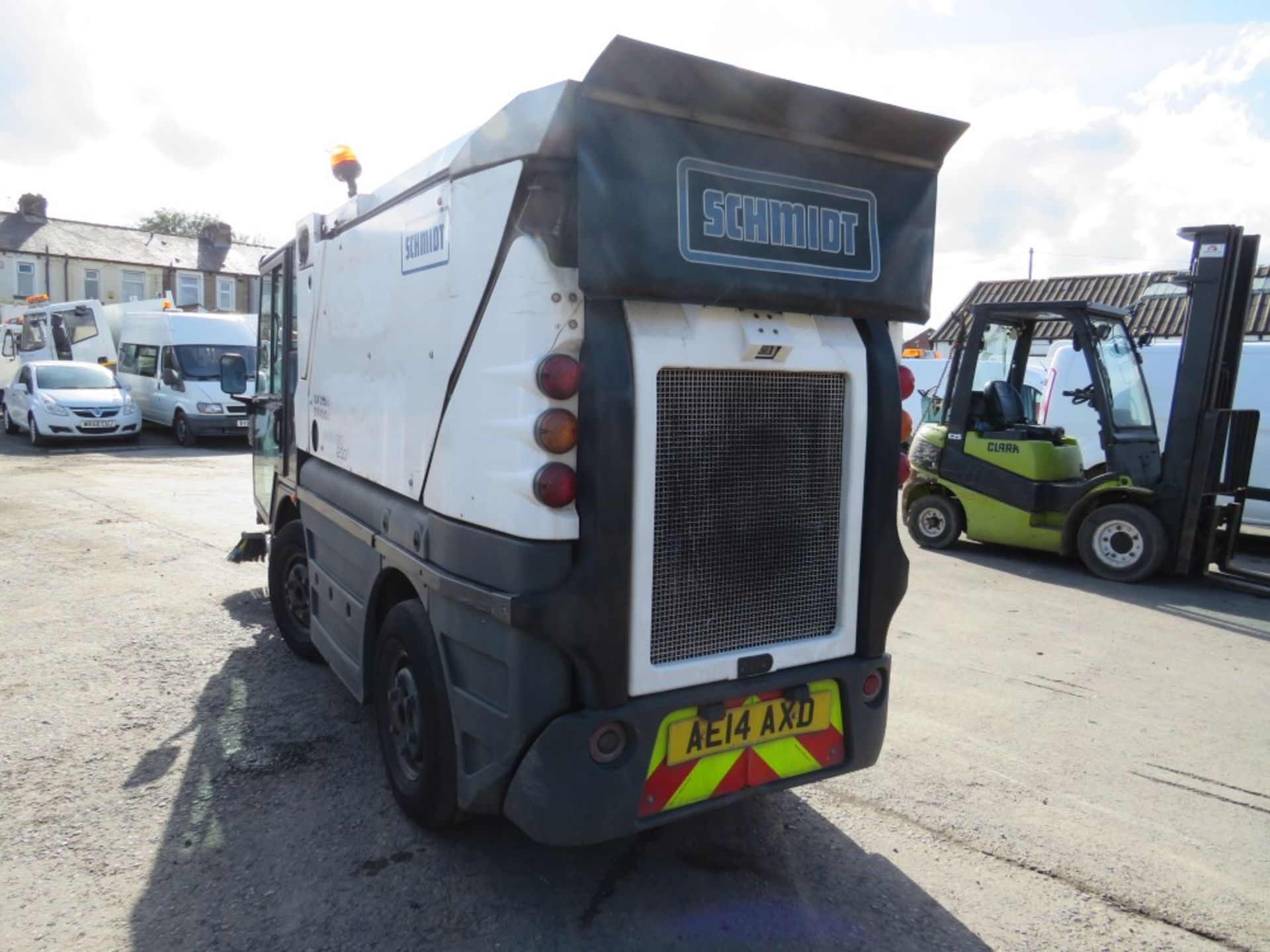 14 reg SCHMIDT SWINGO ROAD SWEEPER (DIRECT COUNCIL) 1ST REG 07/14, V5 HERE, 1 OWNER FROM NEW [+ - Image 3 of 6