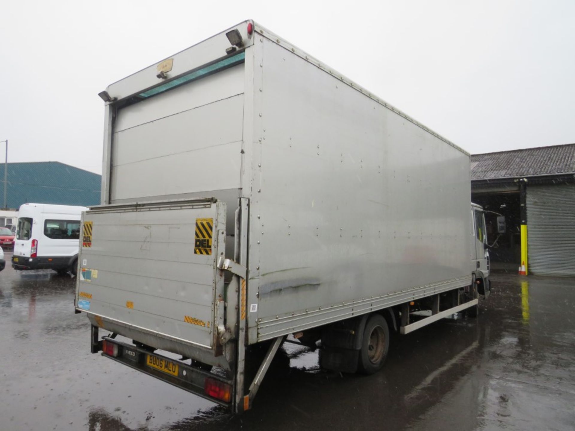 06 reg IVECO EUROCARGO ML75E17 7.5 TON BOX VAN, 1ST REG 08/06, TEST 10/20, 471305KM NOT WARRANTED, - Image 4 of 6