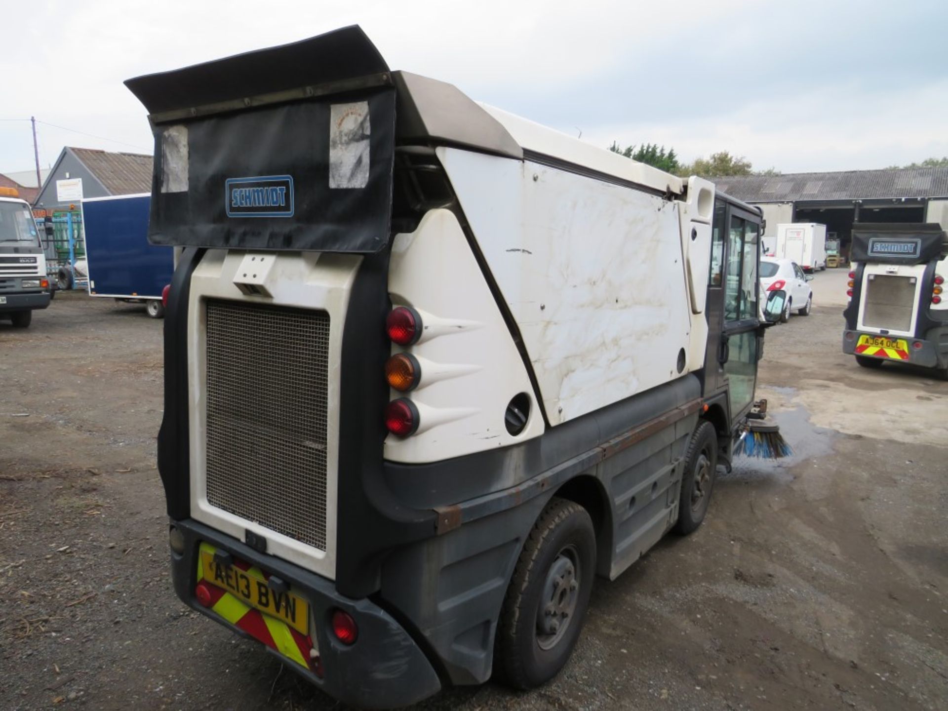 13 reg SCHMIDT SWEEPER (DIRECT COUNCIL) 1ST REG 07/13, V5 HERE, 1 OWNER FORM NEW [+ VAT] - Image 4 of 6