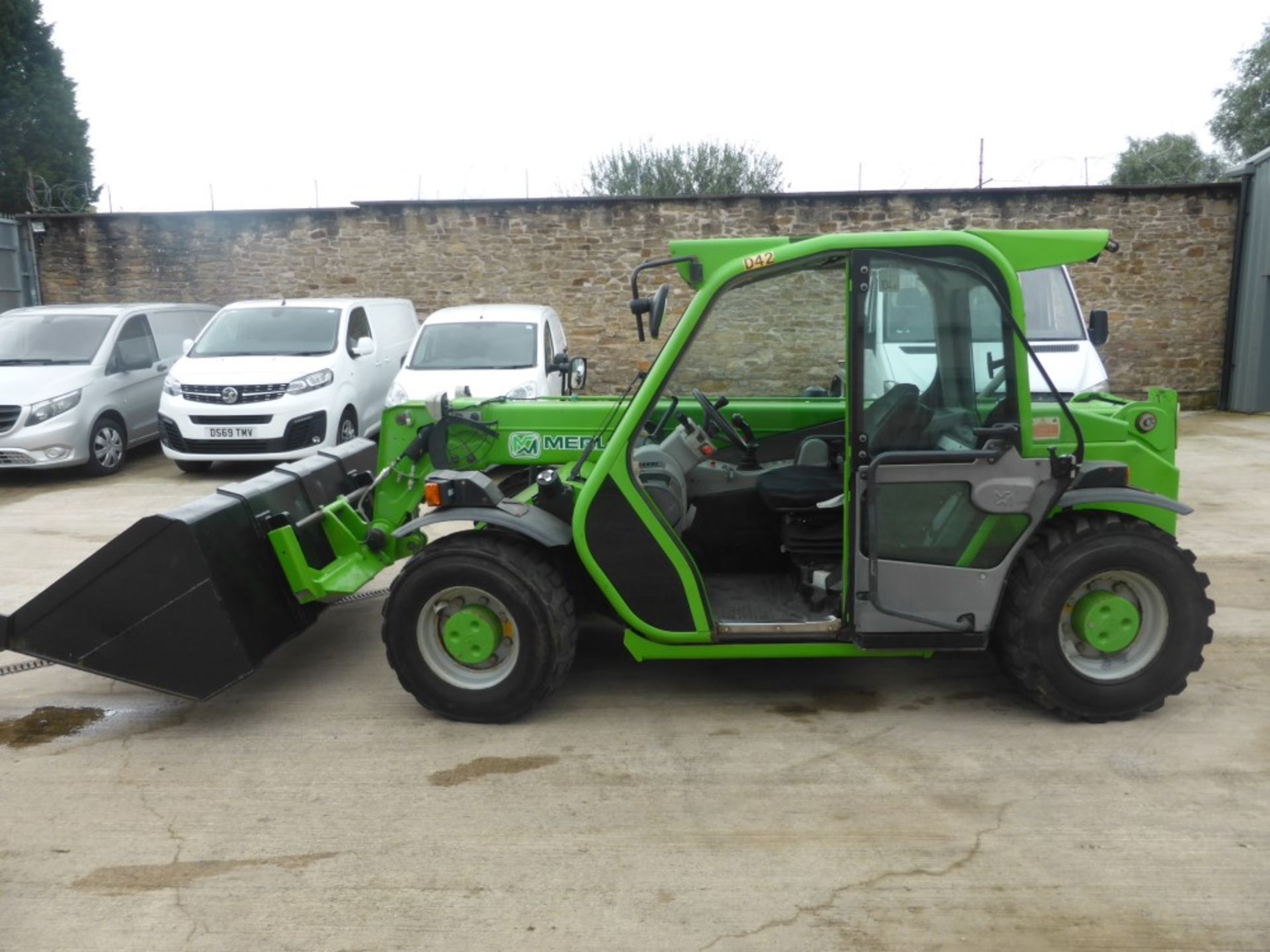 2012 MERLO P25.6 TELEHANDLER C/W BUCKET & FORKS (LOCATION PADIHAM) 2200 HOURS (RING FOR COLLECTION - Image 2 of 7