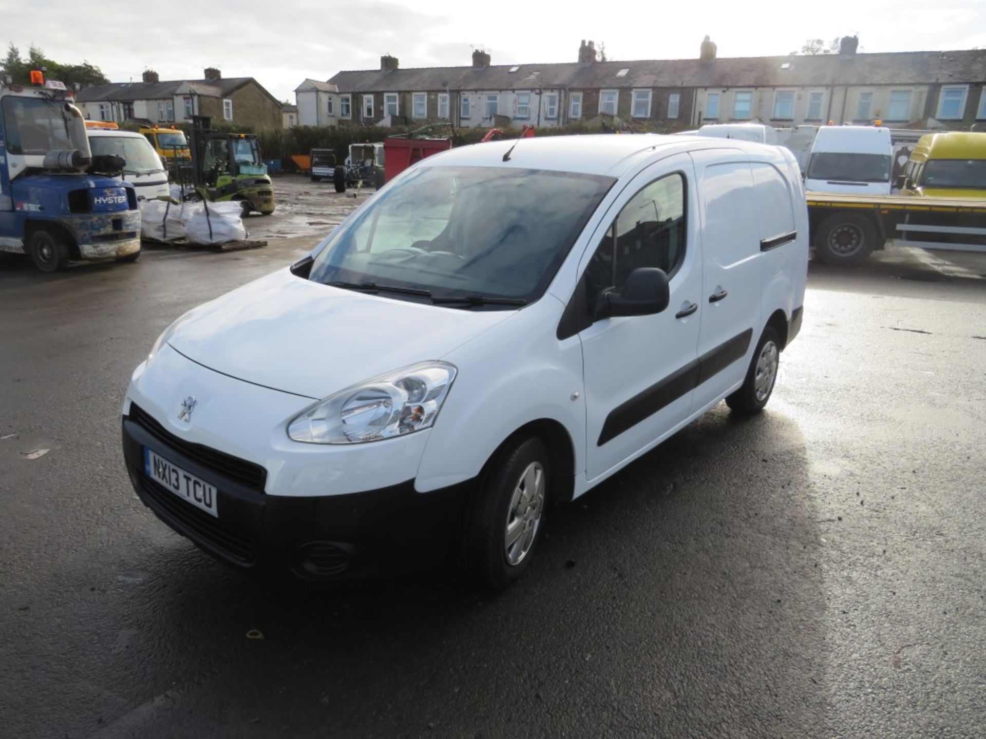 13 reg PEUGEOT PARTNER 5 SEAT CREWVAN, TWIN SIDE DOORS, MAXI, 1ST REG 03/13, TEST 02/21, 126718M - Image 2 of 7