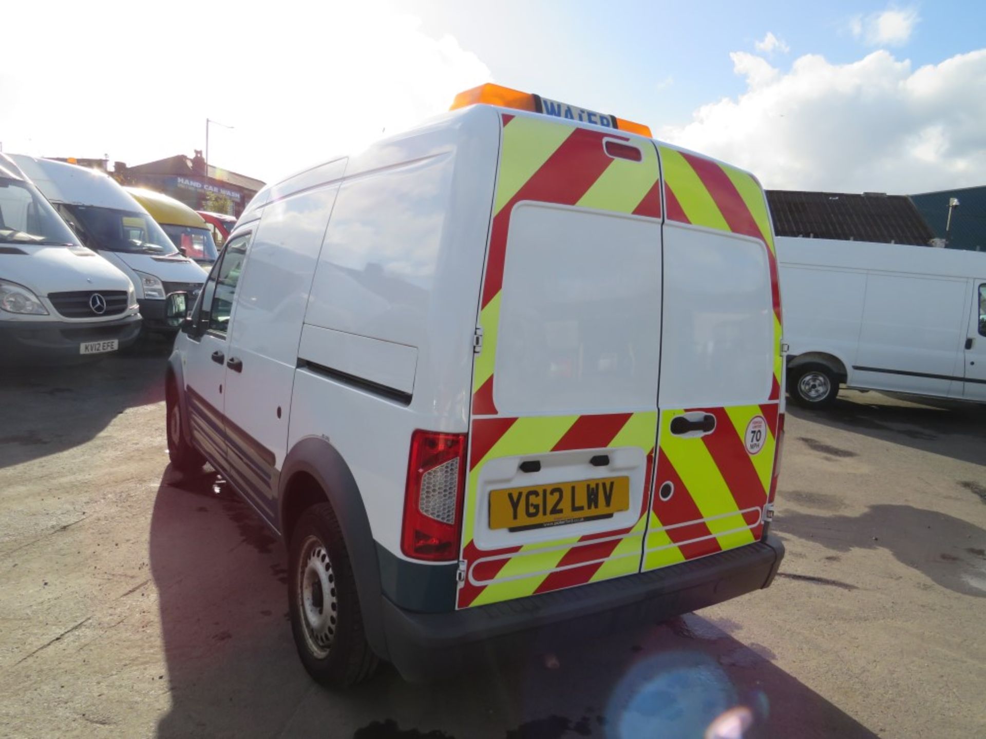 12 reg FORD TRANSIT CONNECT 90 T230 (DIRECT UNITED UTILITIES WATER) 1ST REG 03/12, TEST [+ VAT] - Image 3 of 6