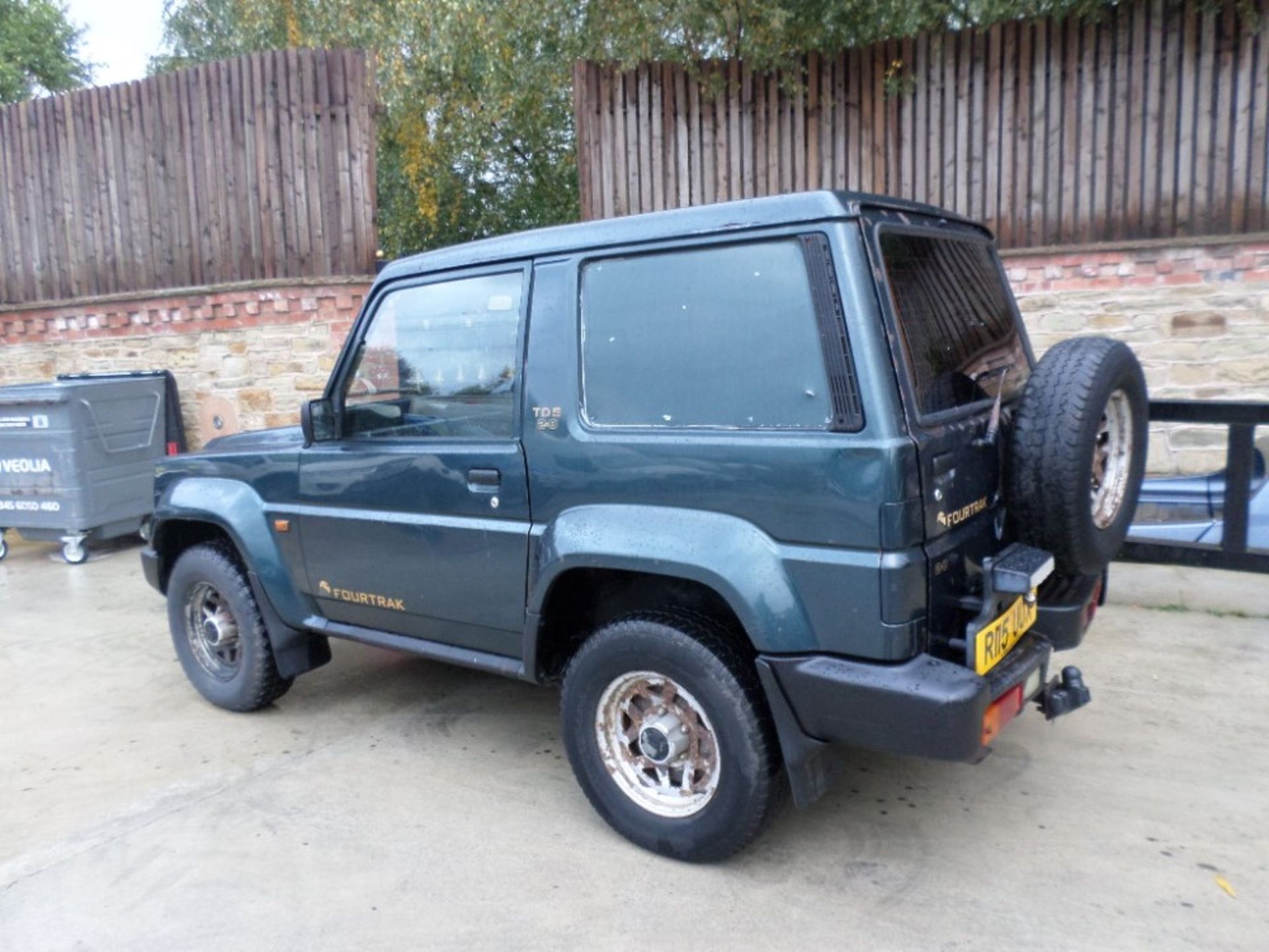 R reg DAIHATSU FOURTRAK 2.8 FIELDMAN TDS (LOCATION SHEFFIELD) 1ST REG 08/97, 146744M, V5 HERE, 3 - Image 4 of 6