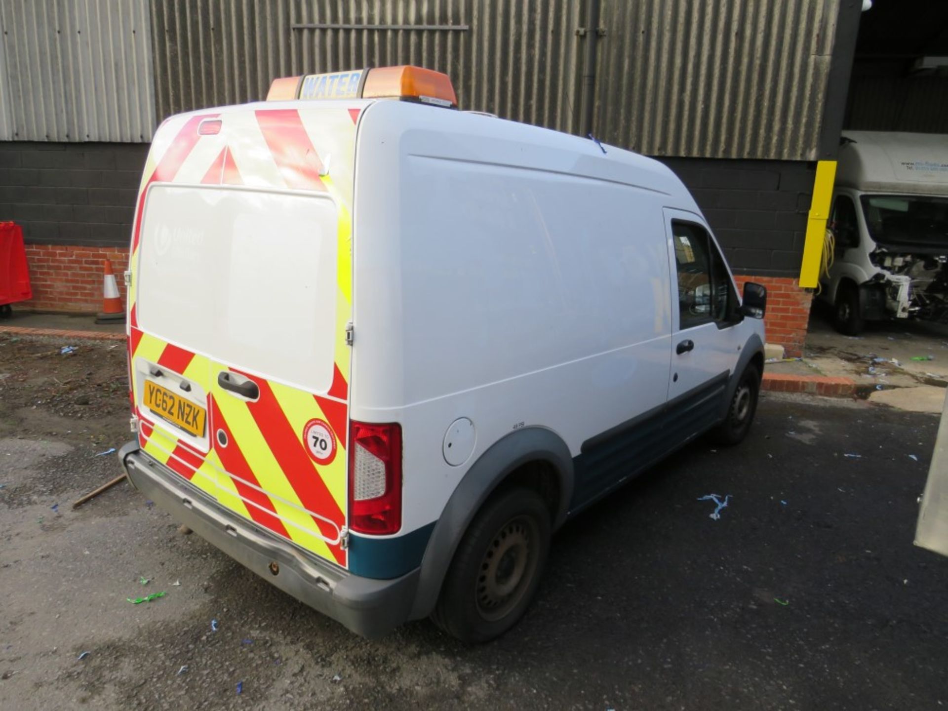 62 reg FORD TRANSIT CONNECT 90 T230 (DIRECT UNITED UTILITIES WATER) 1ST REG 10/12, TEST 06/21, - Image 4 of 5