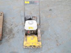 16" VIBRATING PETROL PLATE (DIRECT HIRE CO) [+ VAT]