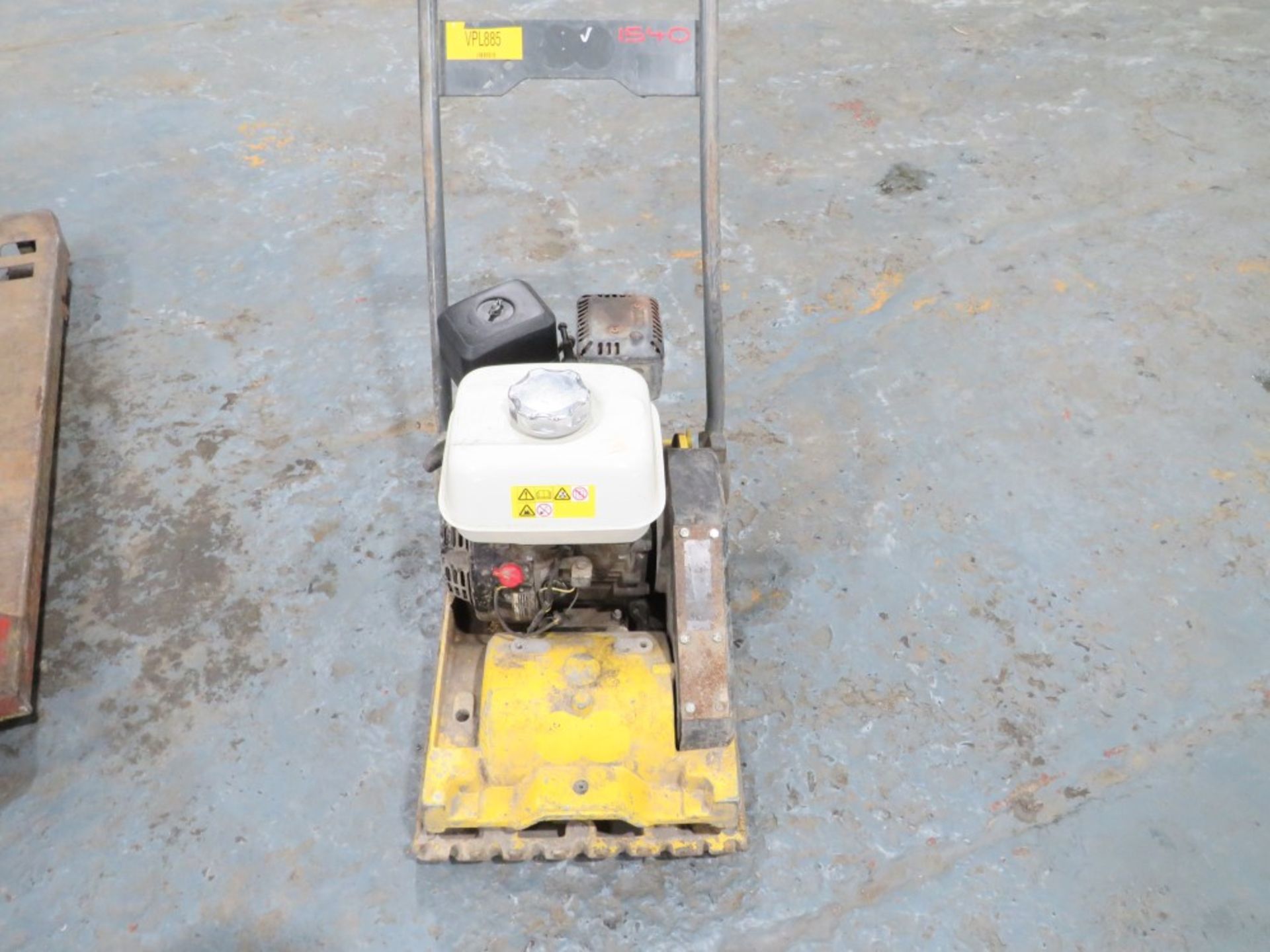 16" VIBRATING PETROL PLATE (DIRECT HIRE CO) [+ VAT]